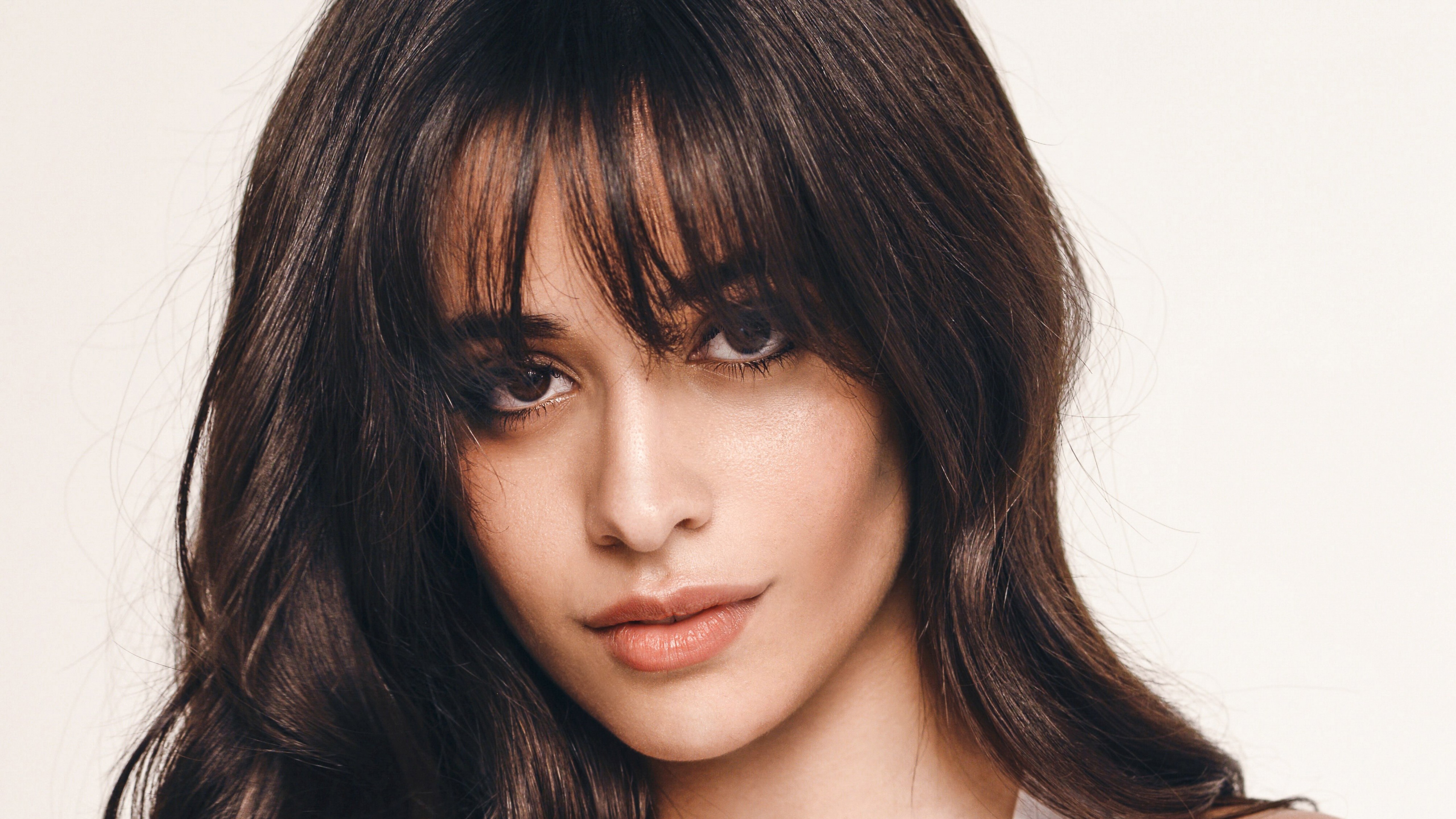 Молодые челка. Камила Кабельо. Camila Cabello с челкой. Camila Cabello молодая. Камила Кабельо 2023.