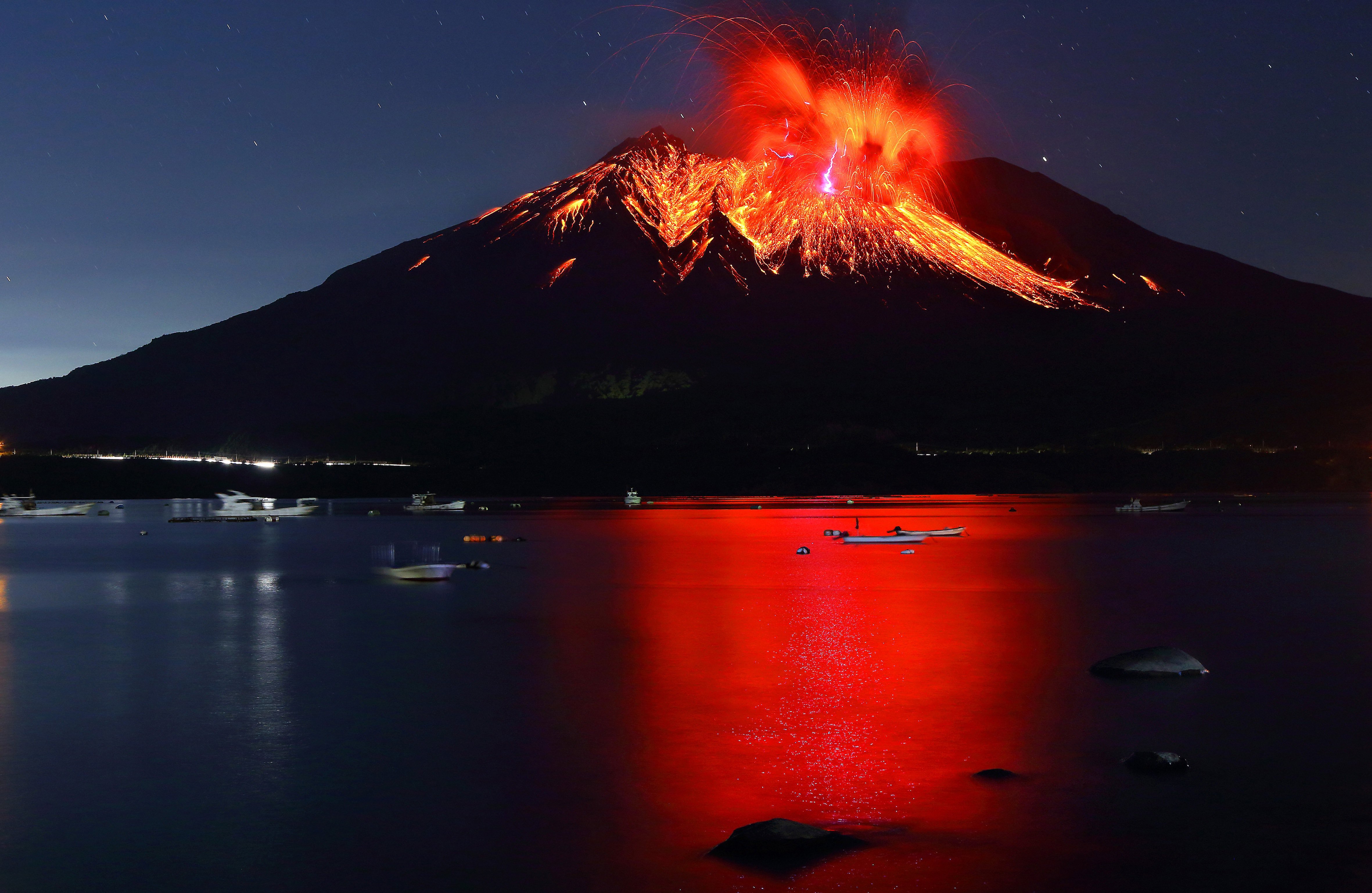 Извержение вулкана Сакурадзима
