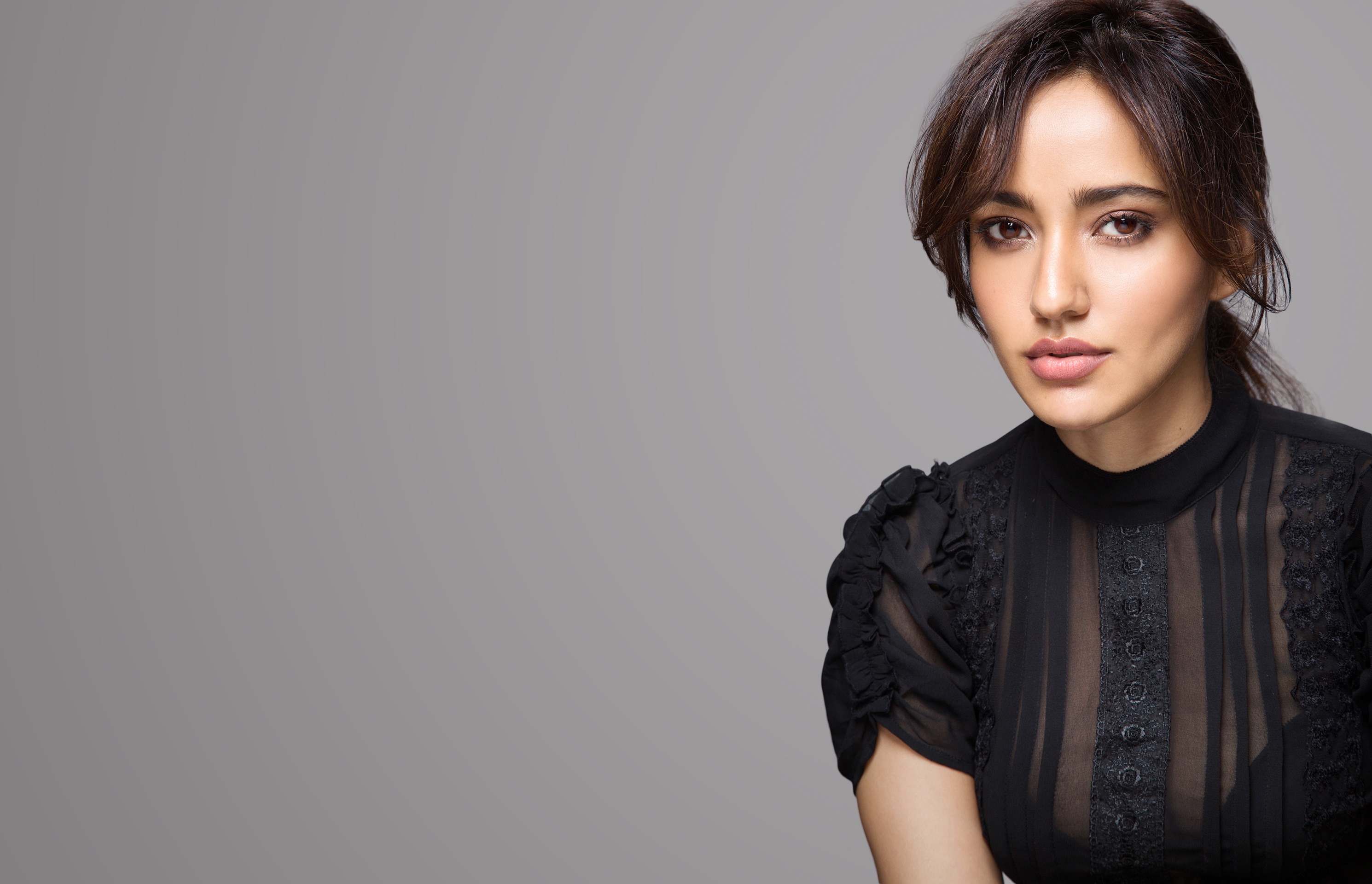 Neha Sharma hot