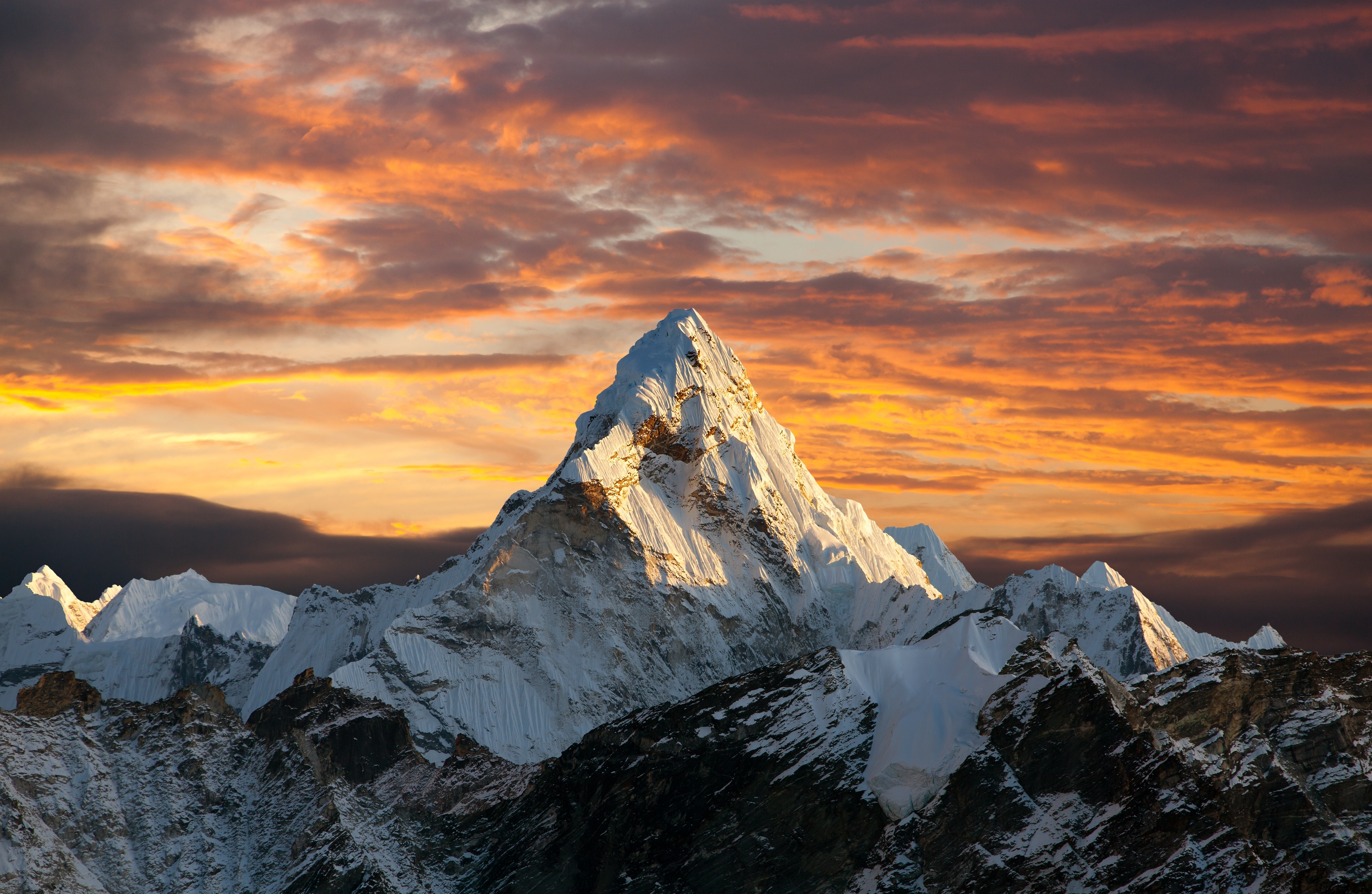 Ломаные горы. Гималаи Эверест Джомолунгма. Гора Эверест (Джомолунгма). Гималаи. Вершины: гора Джомолунгма (Эверест),. Денали Белуха Чогори Эверест Канченджанга.