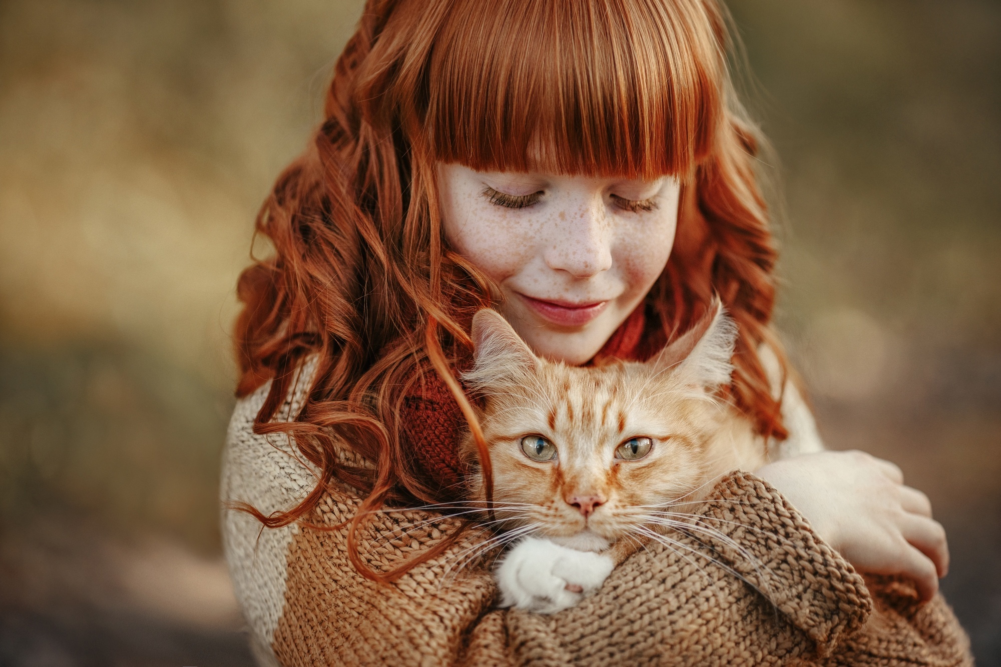 Девушка с котами фото