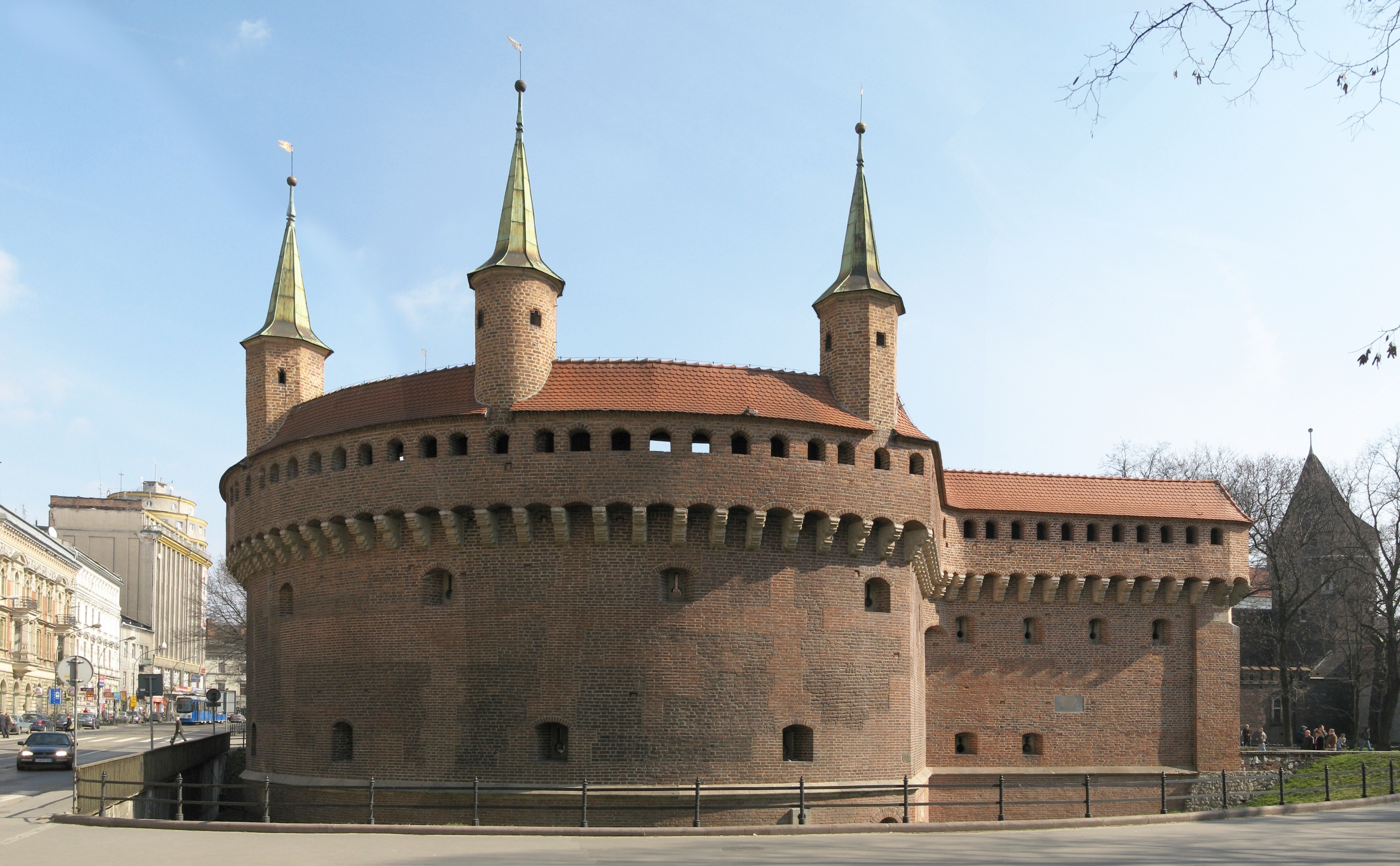 Барбакан. Барбакан (Краков). Барбакан замка. Варшавский Барбакан. Оборонительные башни Кракова.