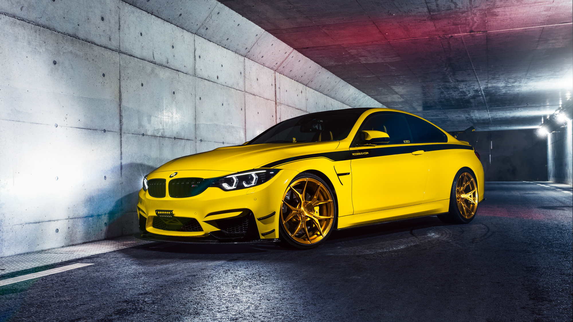 BMW m4 матовая красная