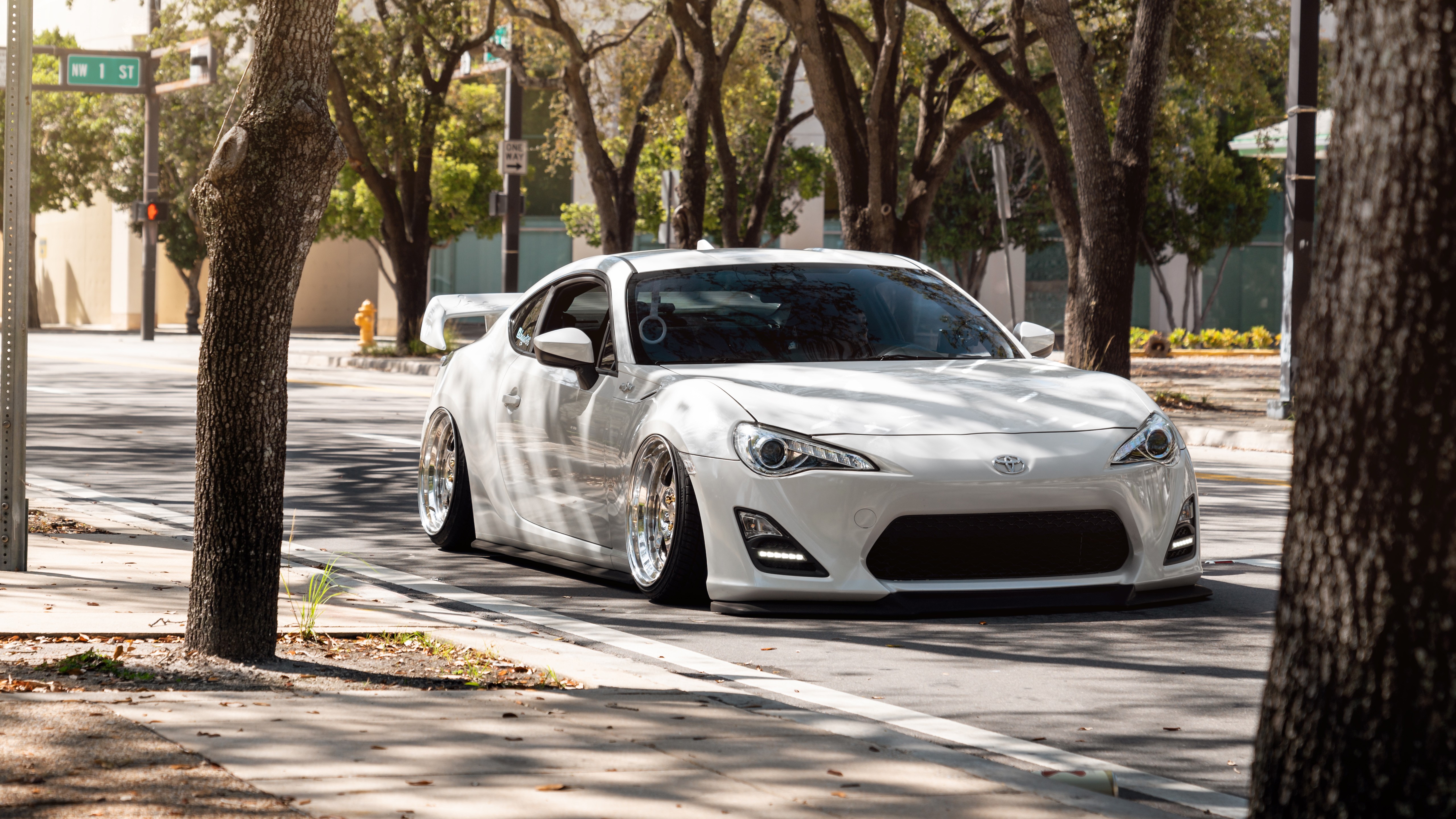 Тойота gt86 белая