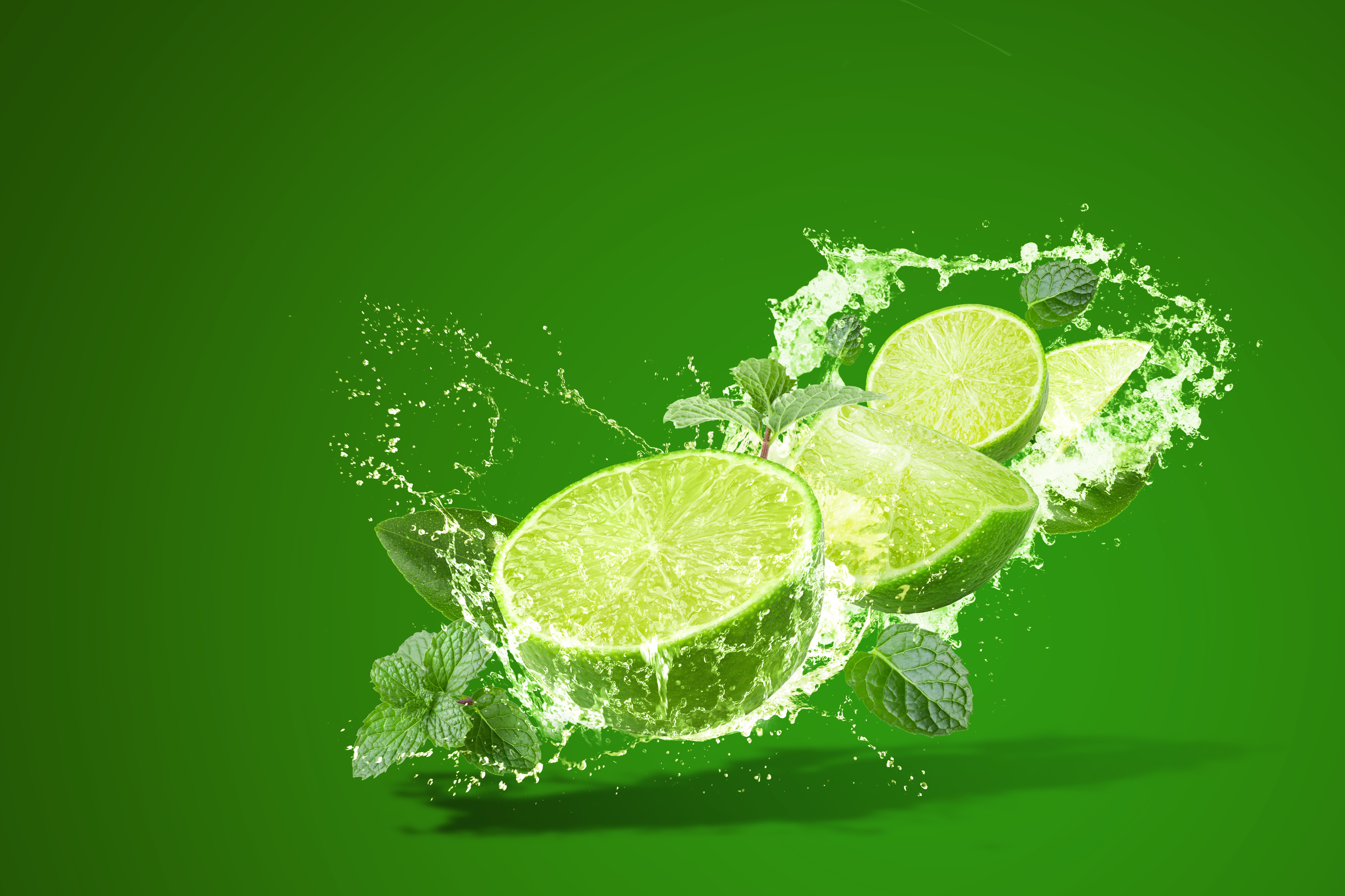 Вода лимон лайм. Лайм цитрус. «Зеленый сок» лайм мята огурец. Лимон, лайм. Лаймовый лимонад.