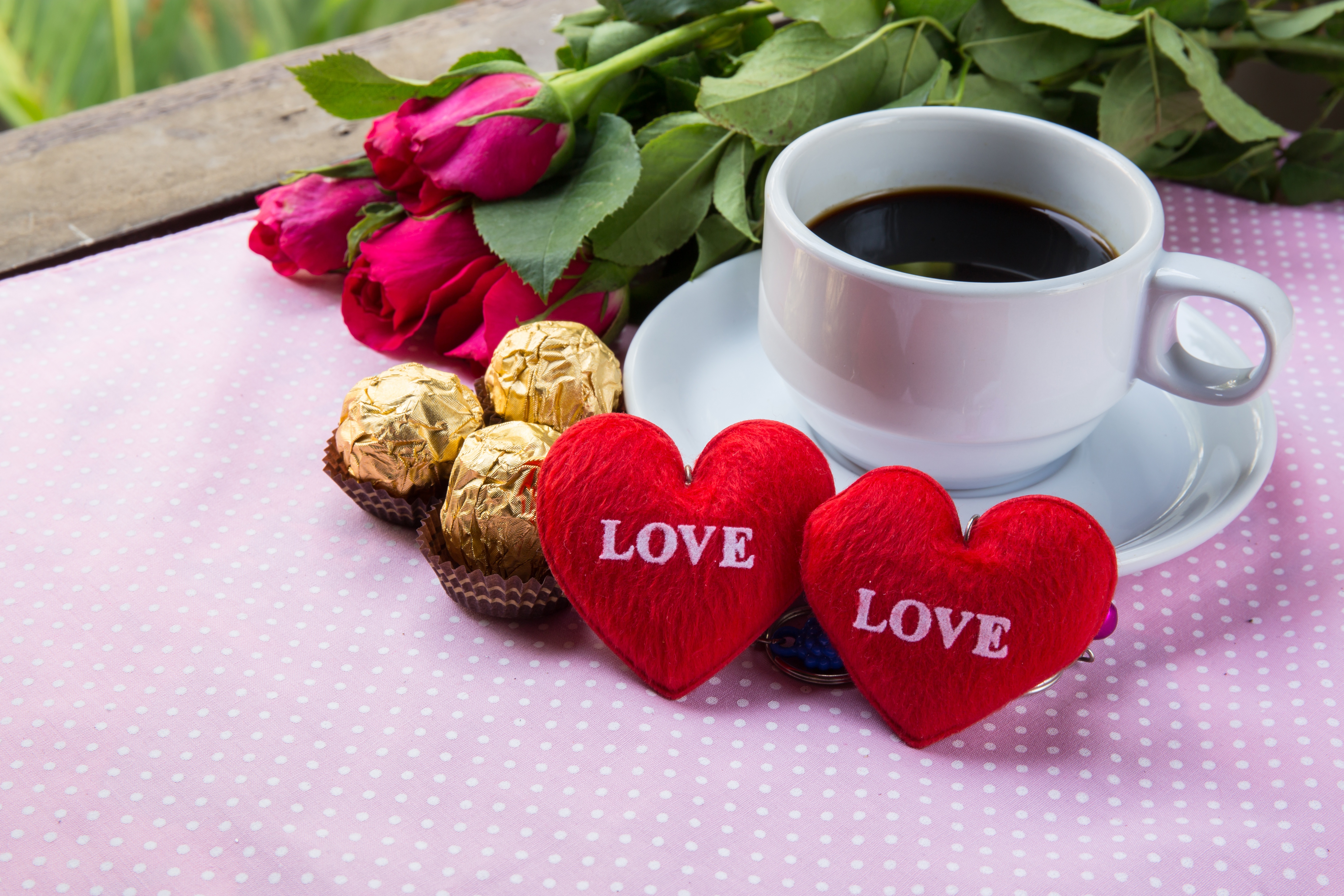 Доброе утро мужчине сердечко. Кофе для любимой девушки. Романтические открытки с добрым утром. Открытки с добрым утром с сердечками. Красивые сердечки с добрым утром.