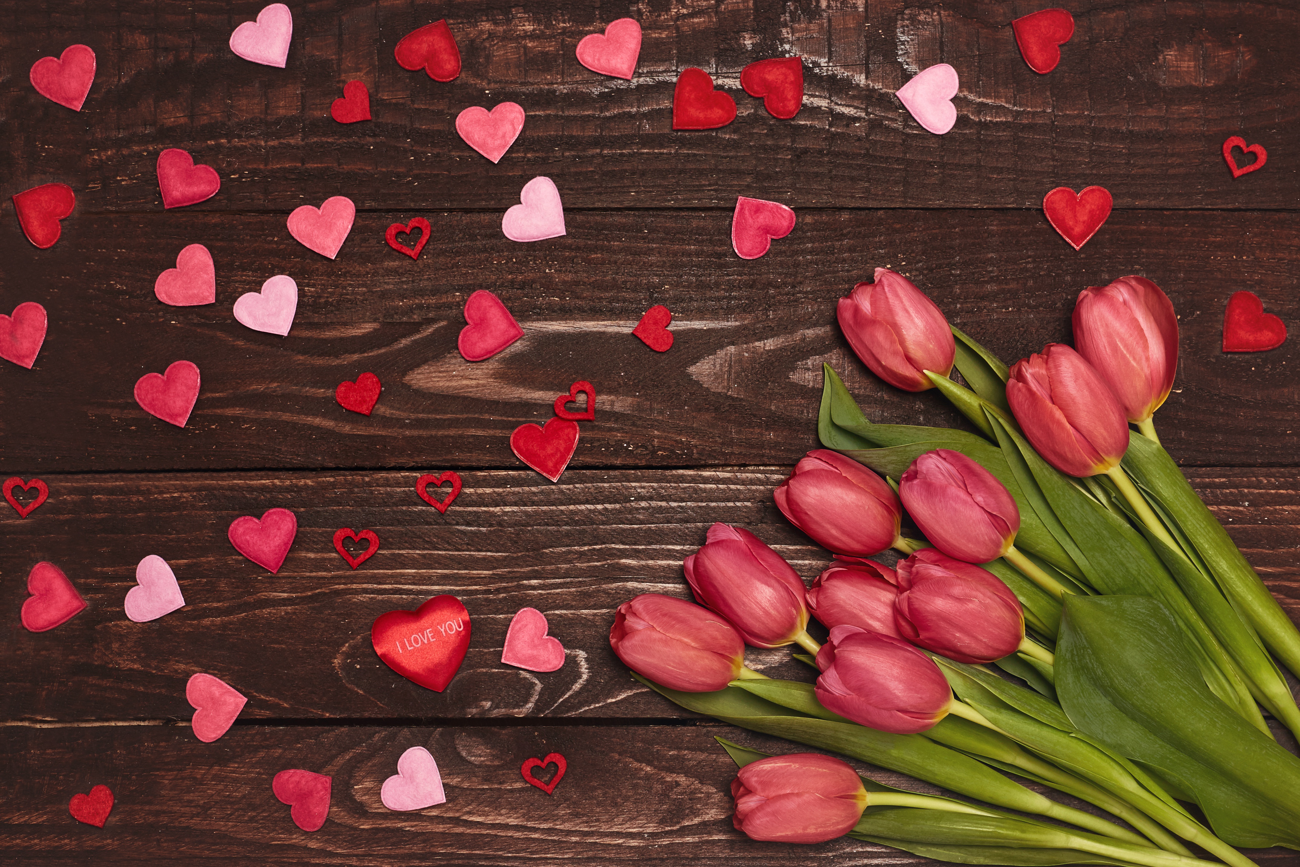 Обложка для вк тюльпаны. Цветы сердечки. Тюльпаны фон. Красивый фон с тюльпанами. Фон цветы тюльпаны.