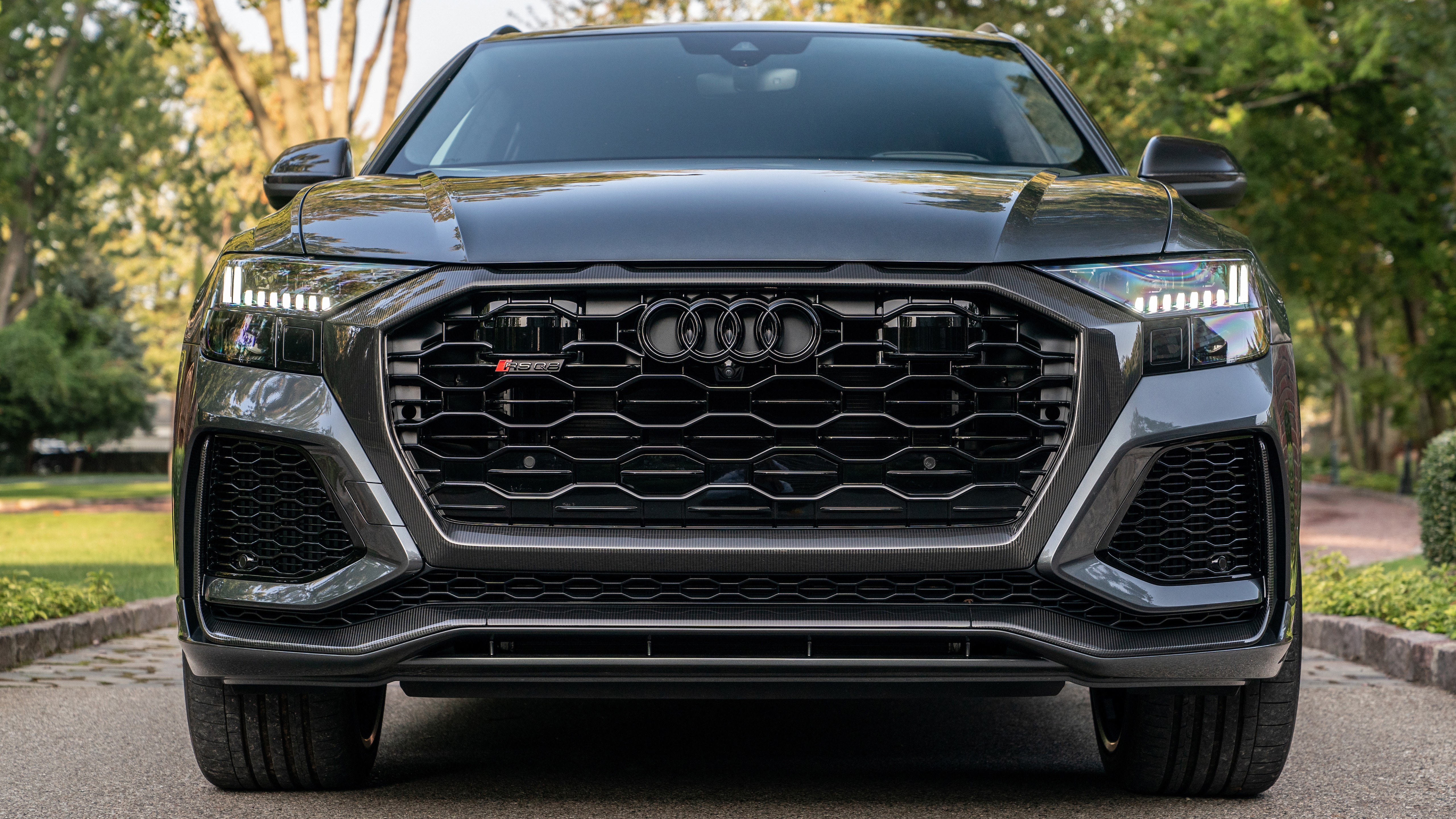 Фото audi rs q8