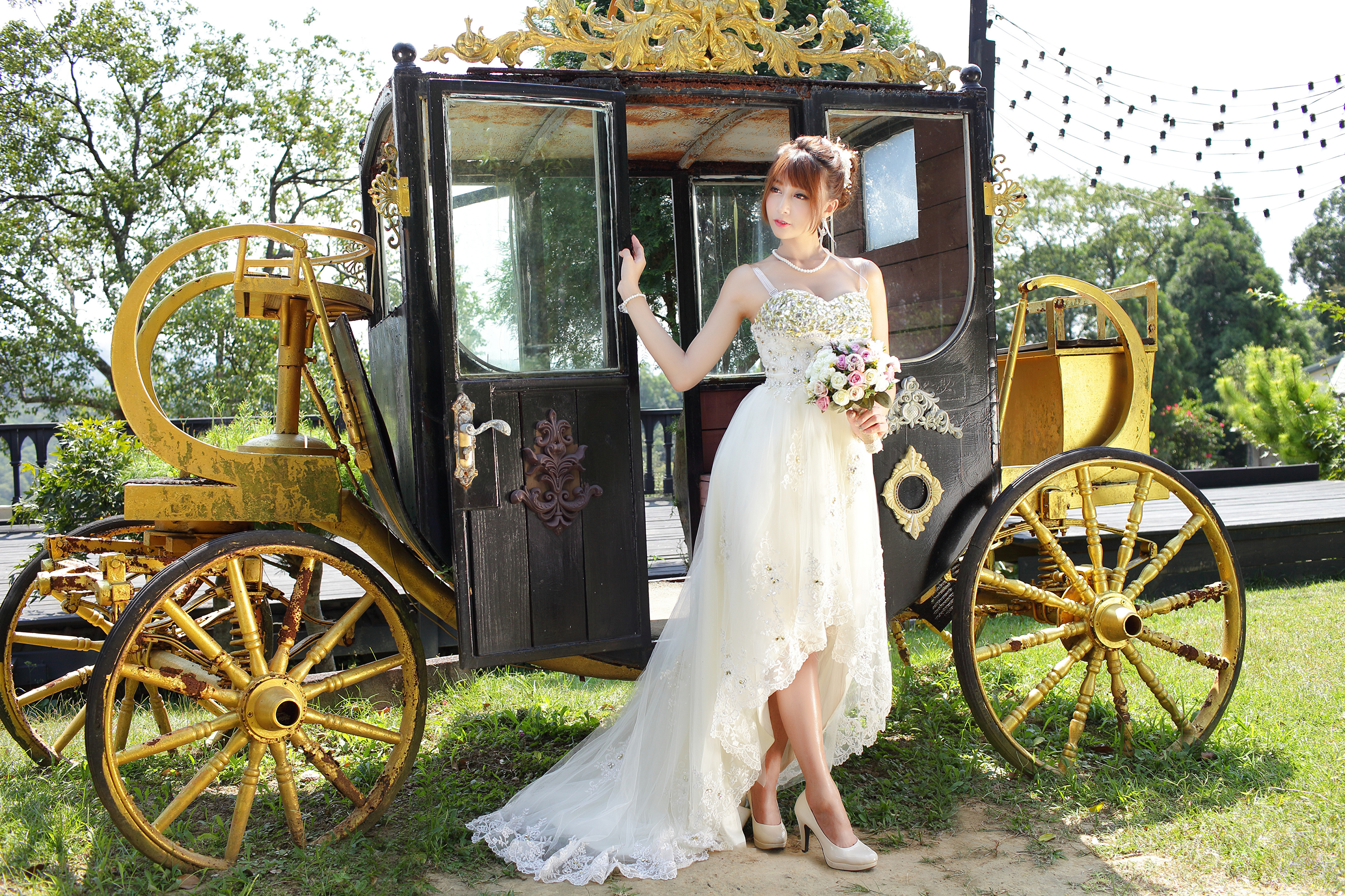 Свадебное платье с каретой