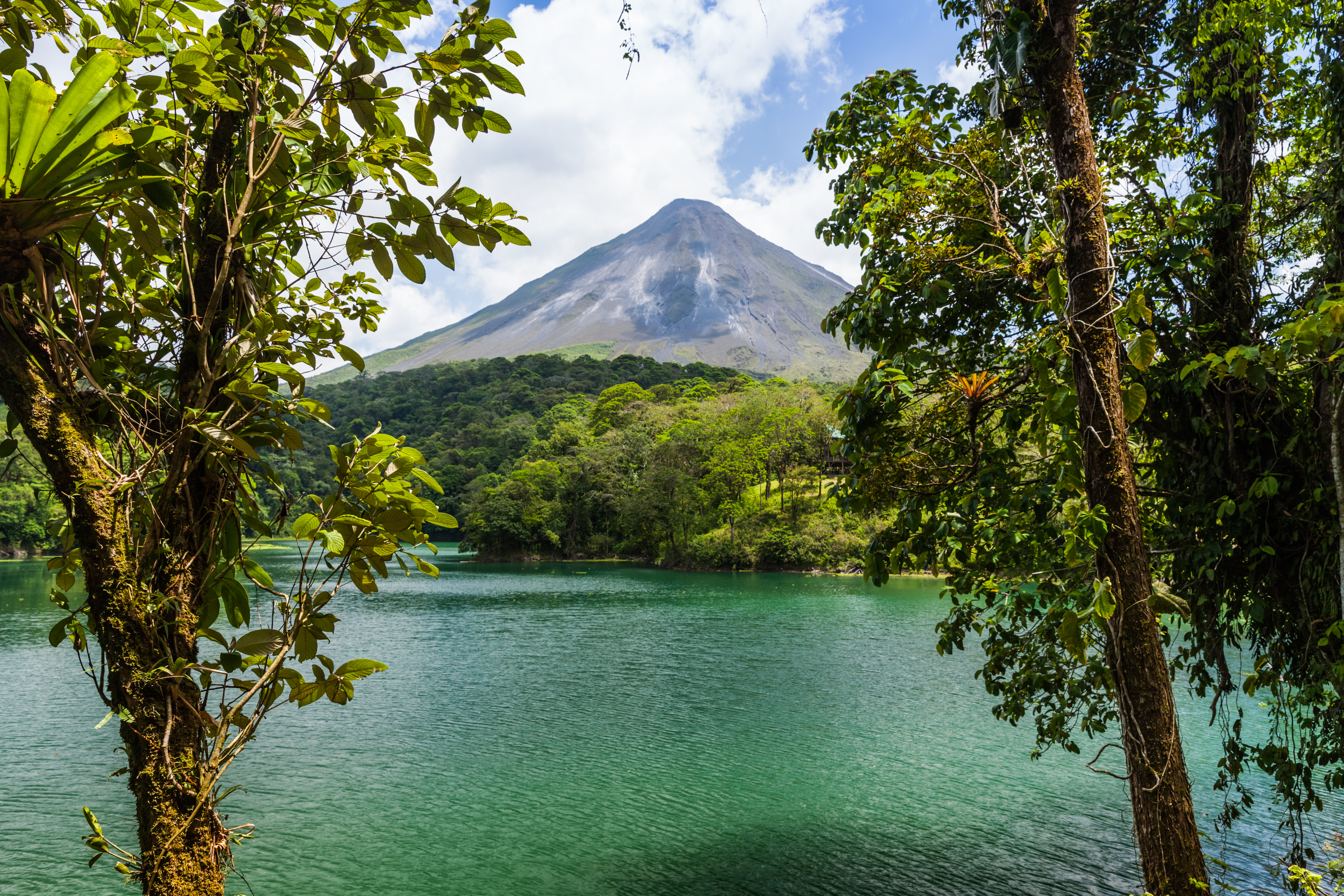 Обои Красивый вид на вулкан Ареналь, Коста Рика.