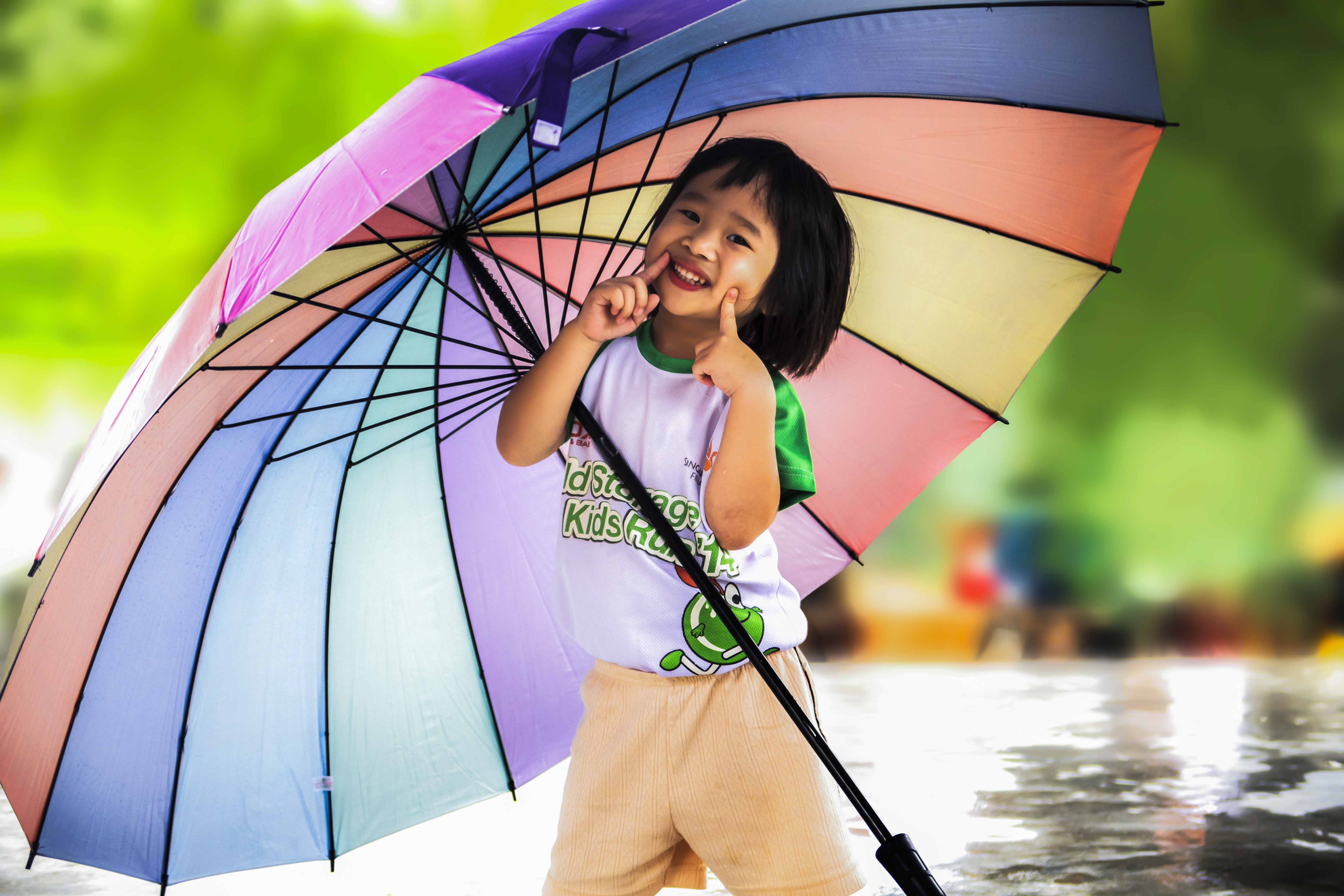 Ребенок с зонтом