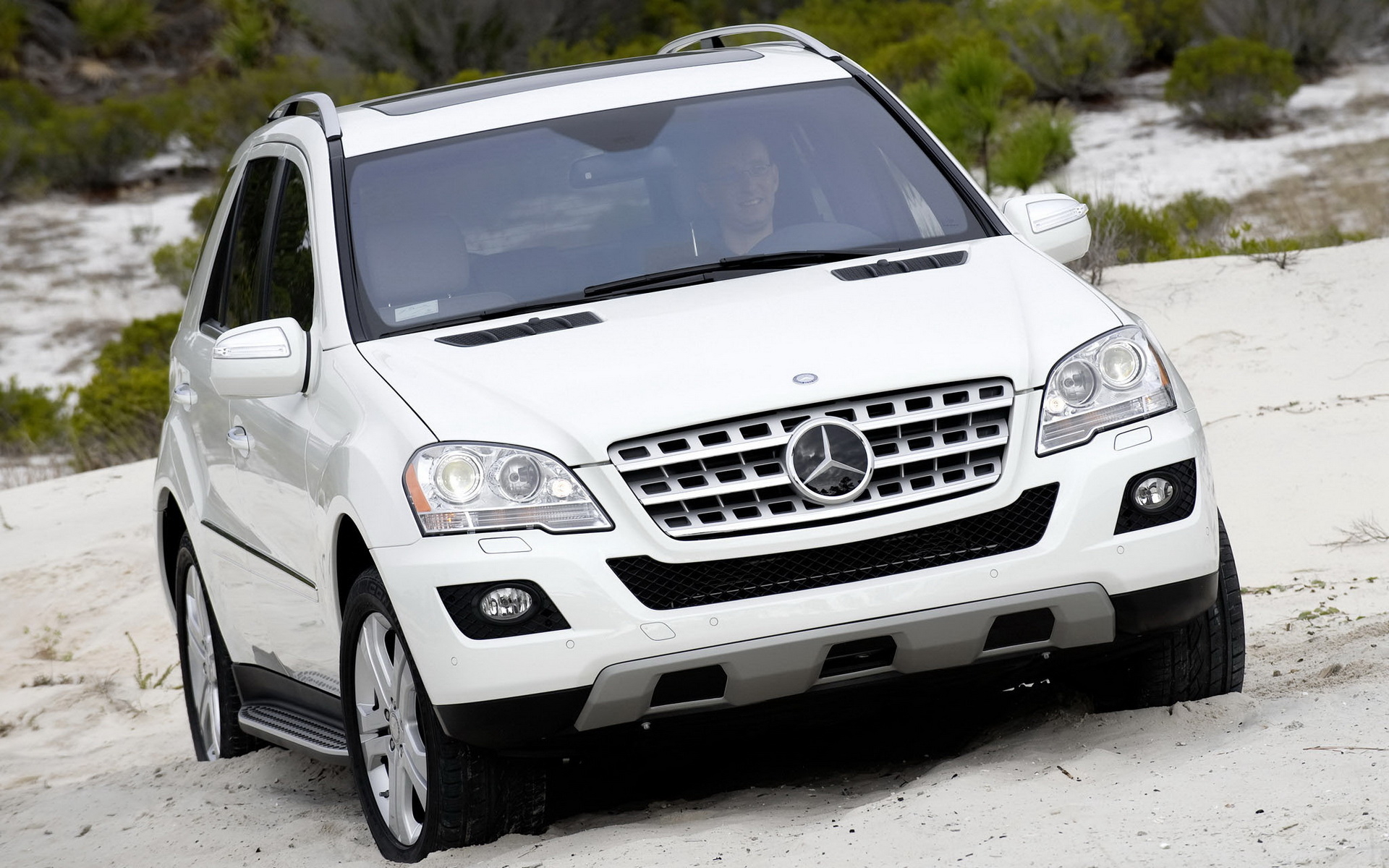 A ml что это. Мерседес мл 400. Мерседес мл 350. Mercedes ml 164. Ml 63 amg 2009.