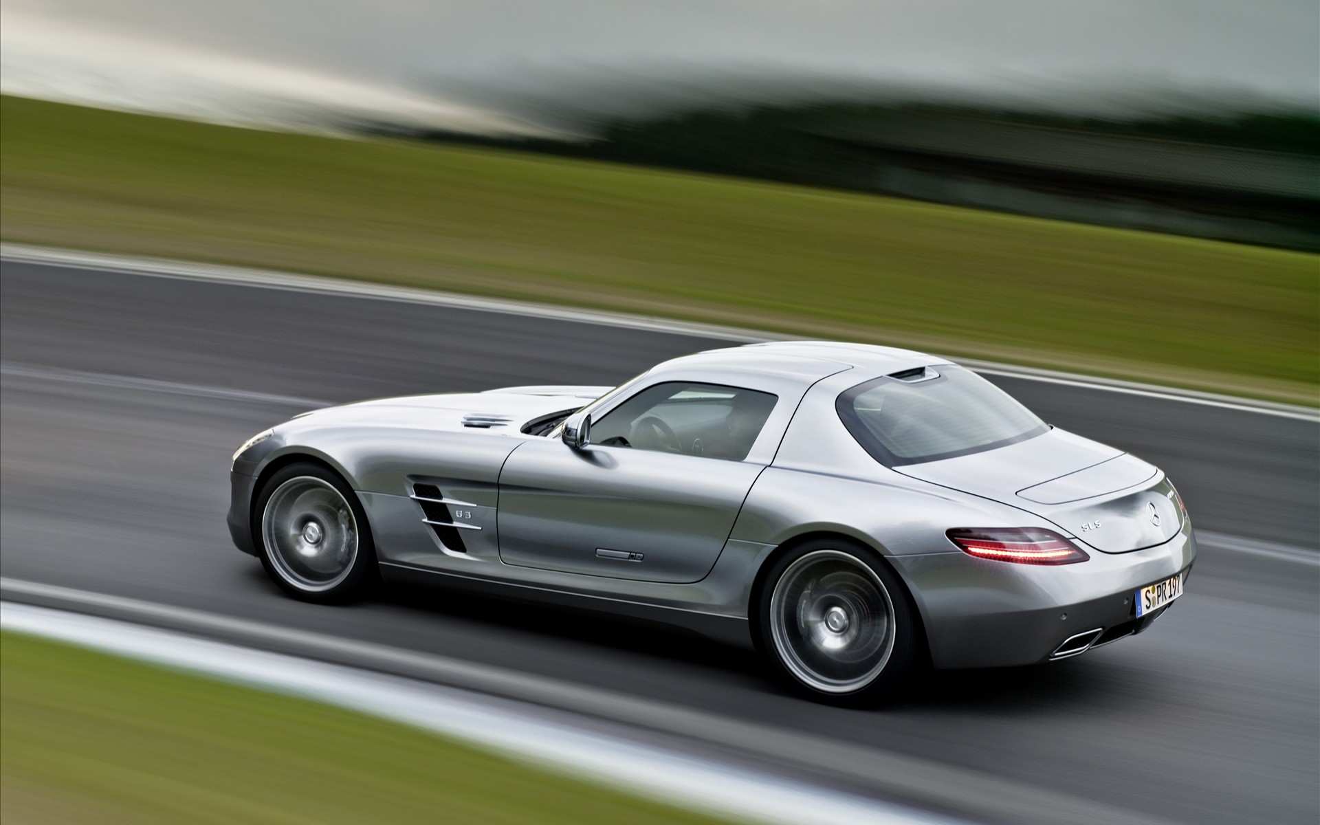 Mercedes Benz SLS 2000