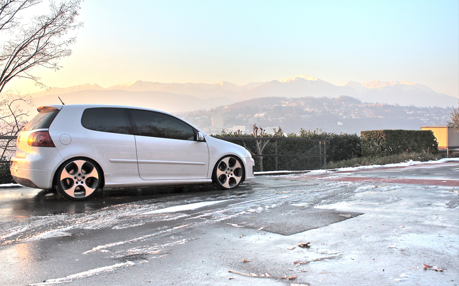 Volkswagen Golf 5 Wallpaper