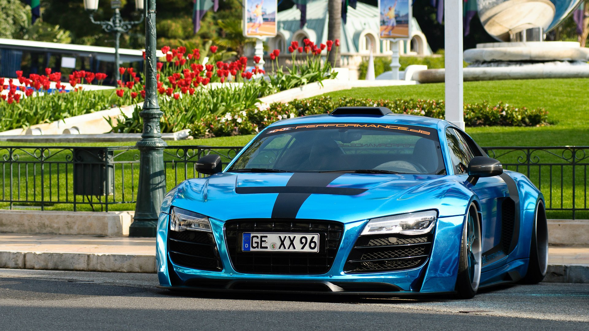 Audi r8 Золотая