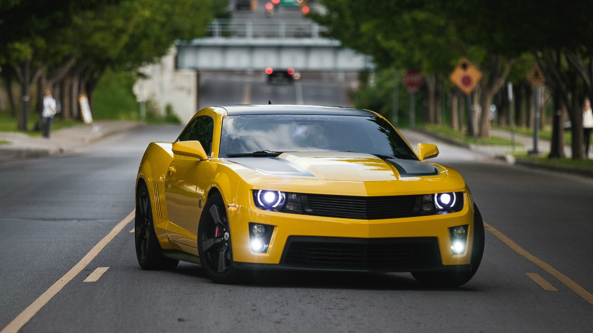 Chevrolet Camaro 2018 желтая