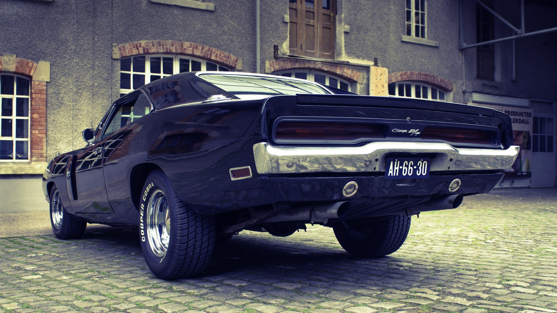 Машина muscle car dodge Challenger