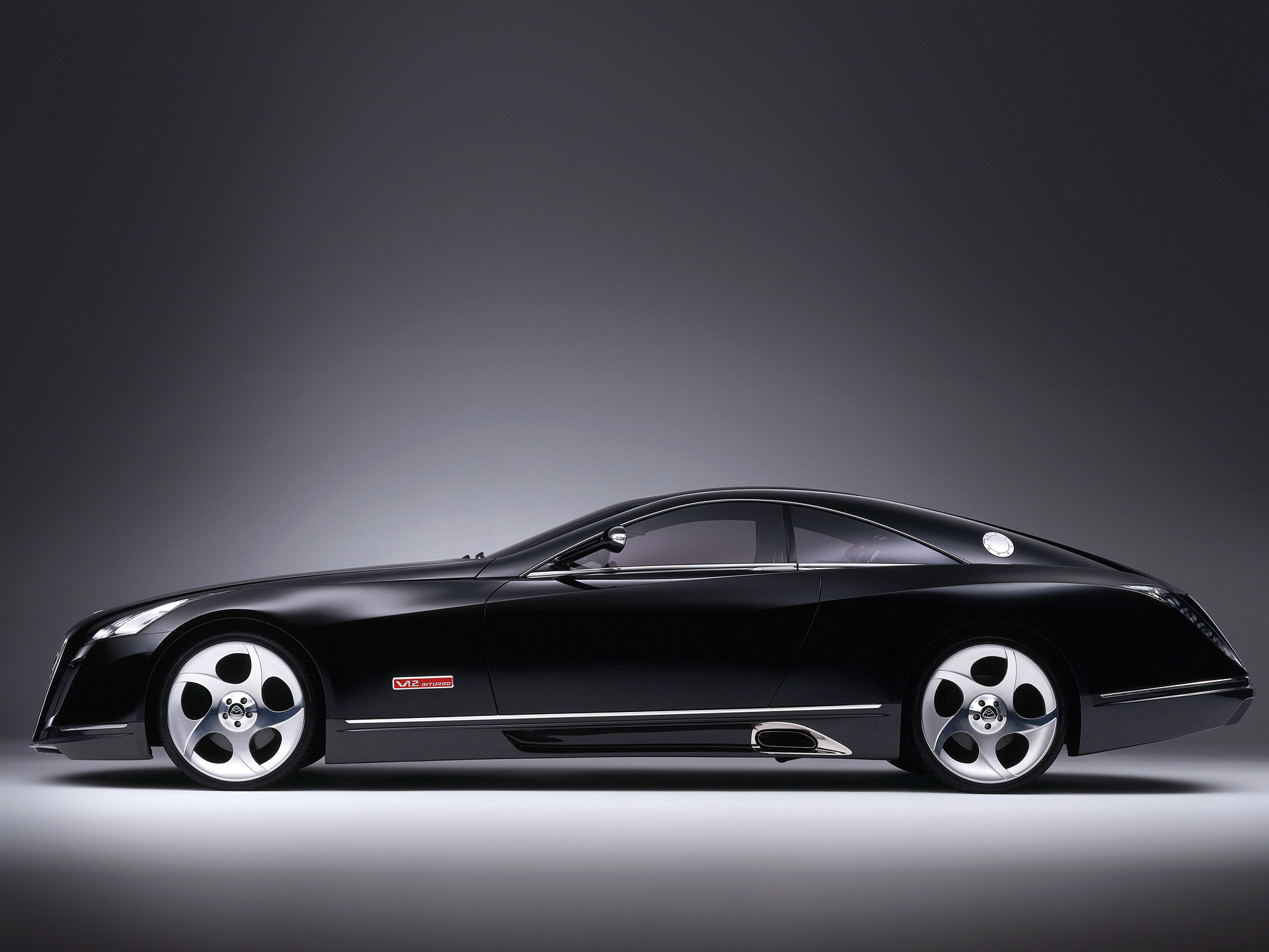 Машина Maybach Exelero