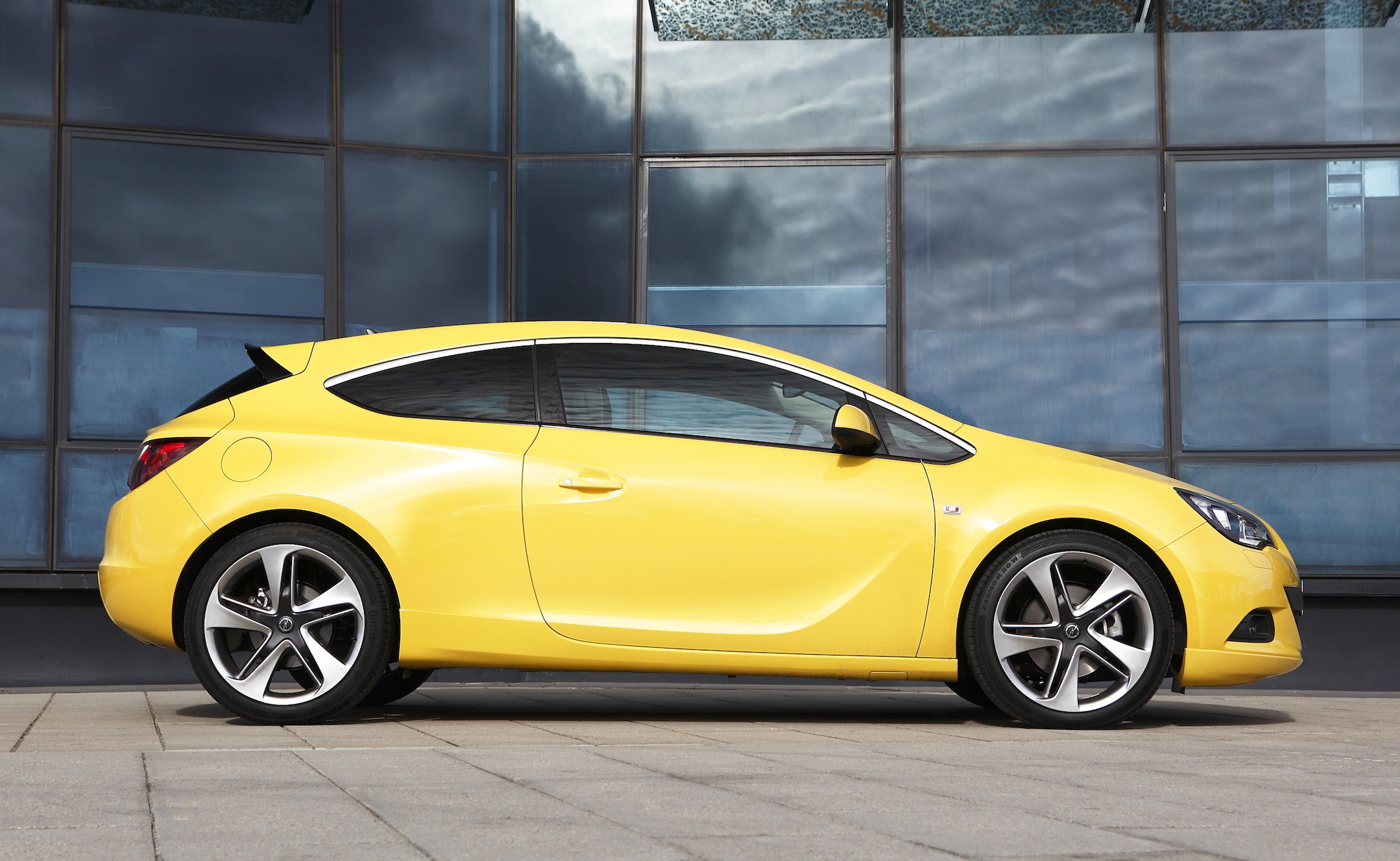 Opel Astra GTC 2014