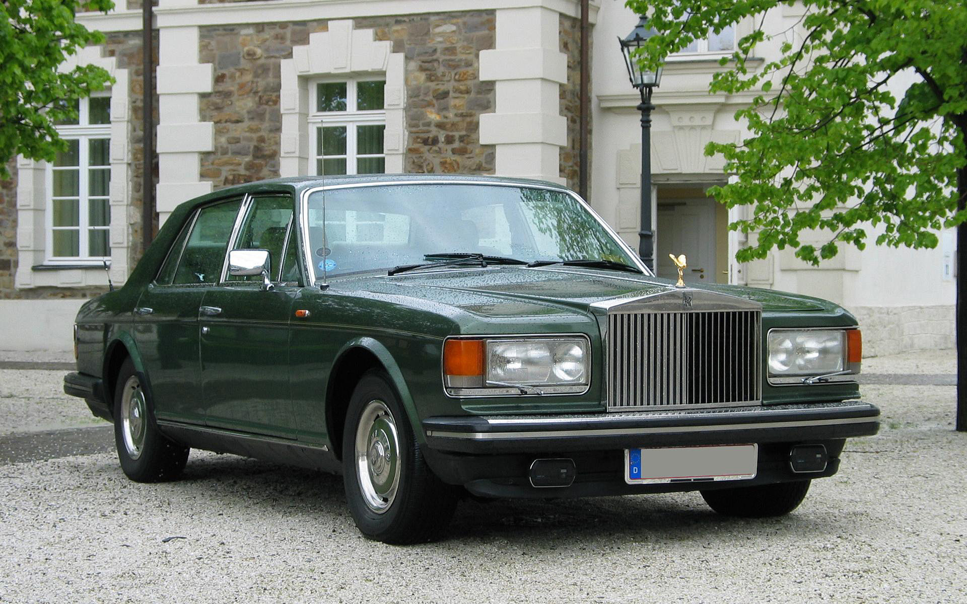 Royce silver spirit. Роллс Ройс Silver Spirit. Роллс Ройс 1975. Роллс Ройс 1990. Роллс Ройс 1993.