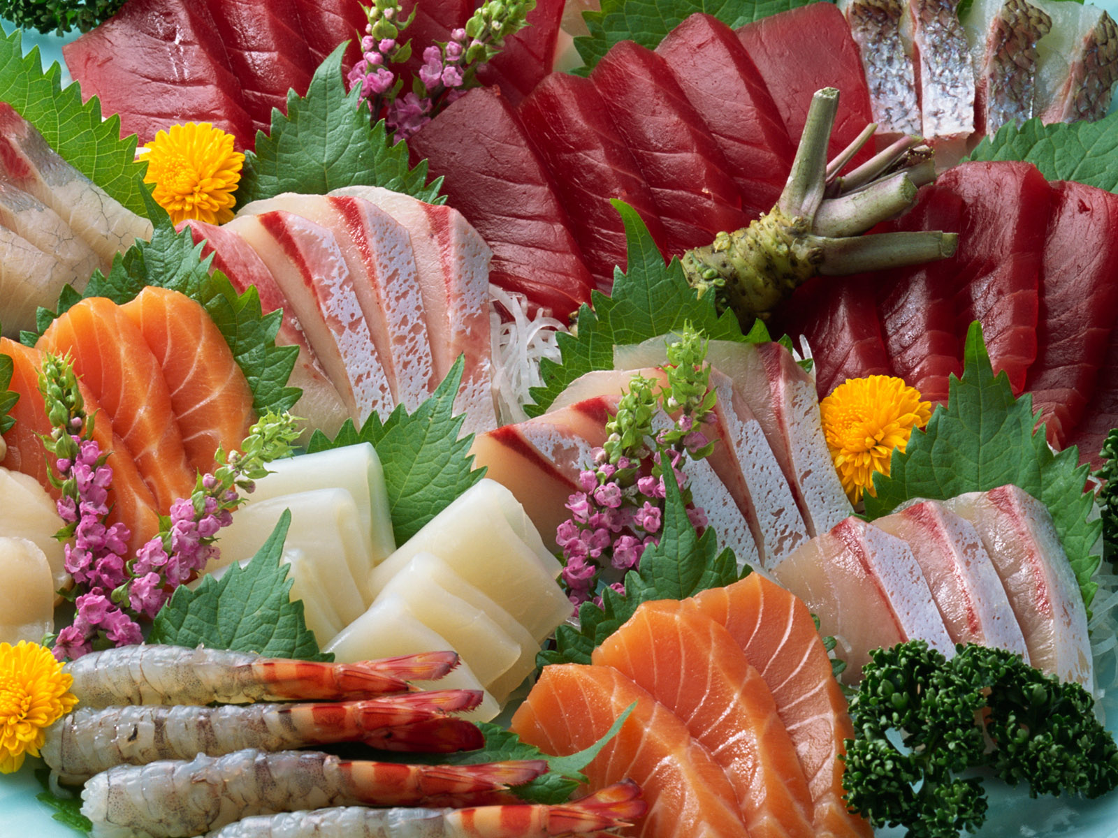 Кулинарная продукция из мяса. Рыбное ассорти сашими. Рыбная нарезка. Мясная Рыбная нарезка. Рыбная нарезка на праздничный стол.