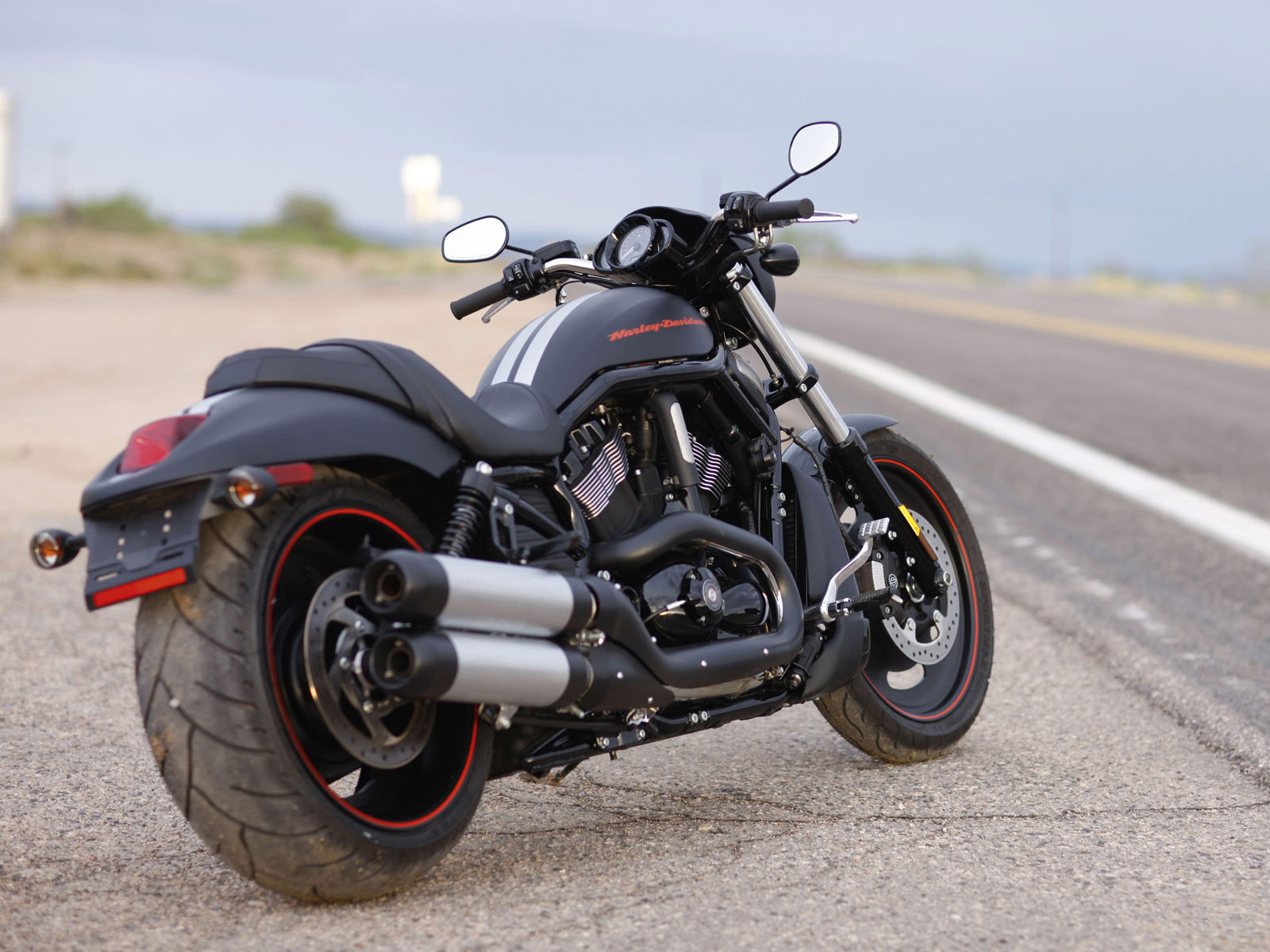 Harley Davidson v Rod 2010