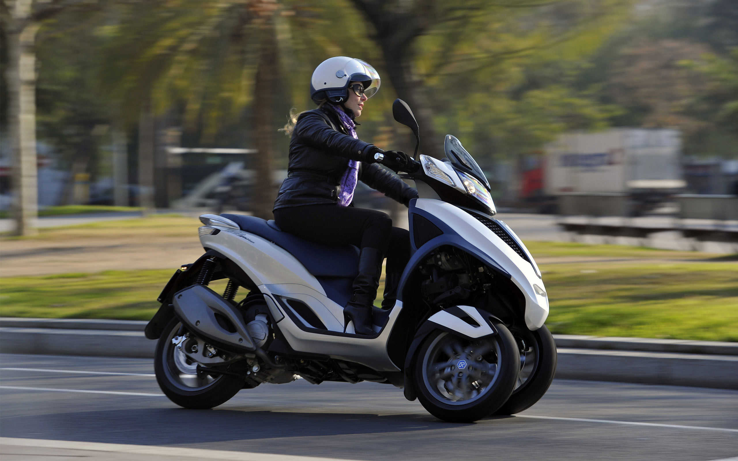 Piaggio mp3 обои на телефон