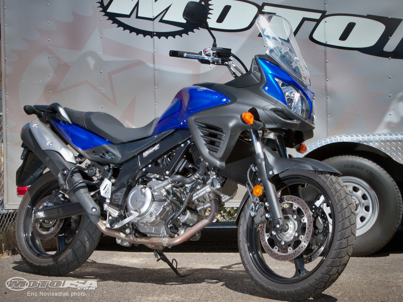 Suzuki v Storm 650 2012