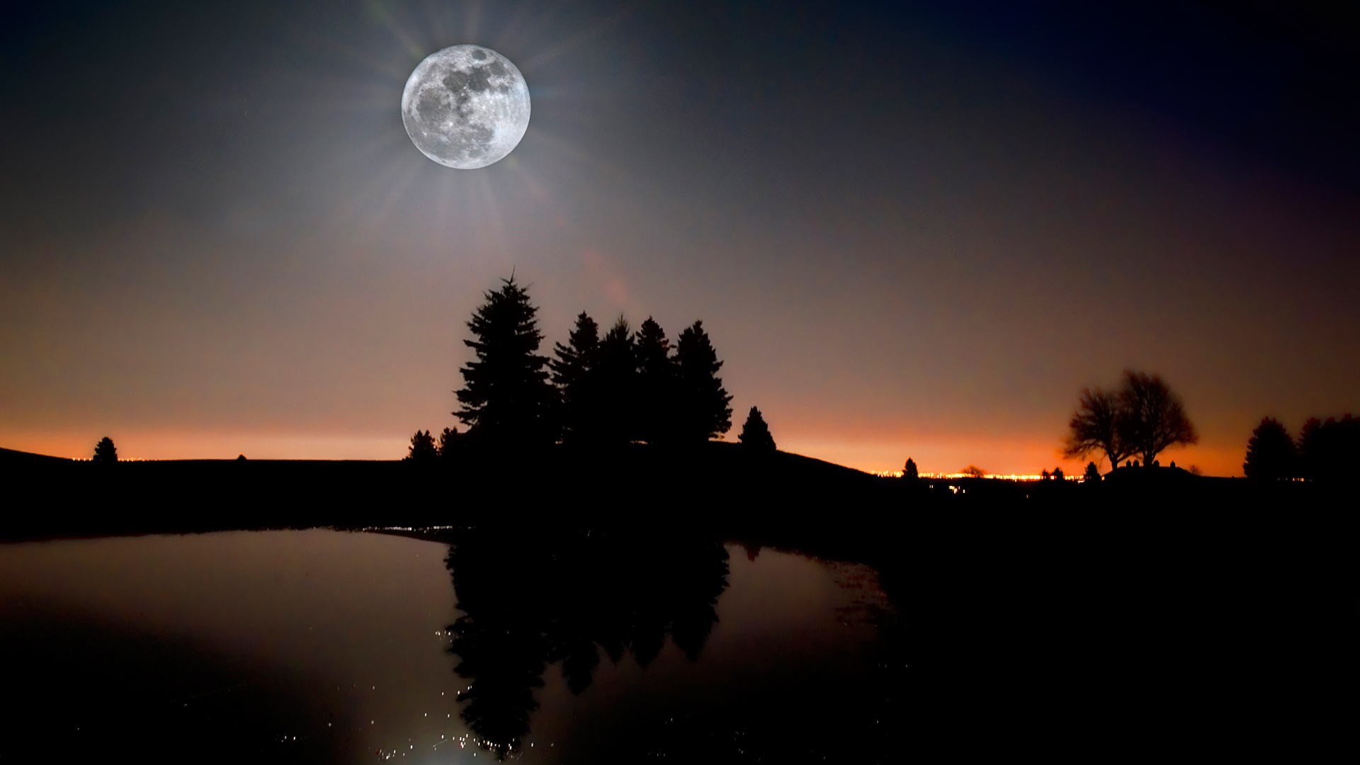 озеро в лунном свете