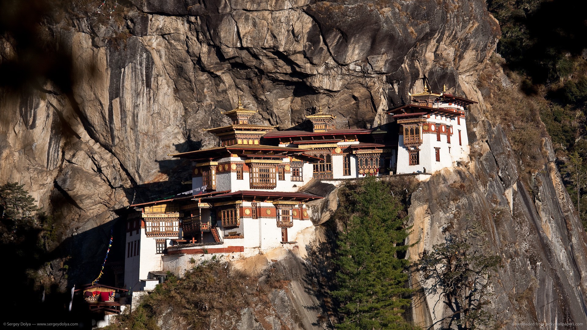 Хуаншань монастырь в скале