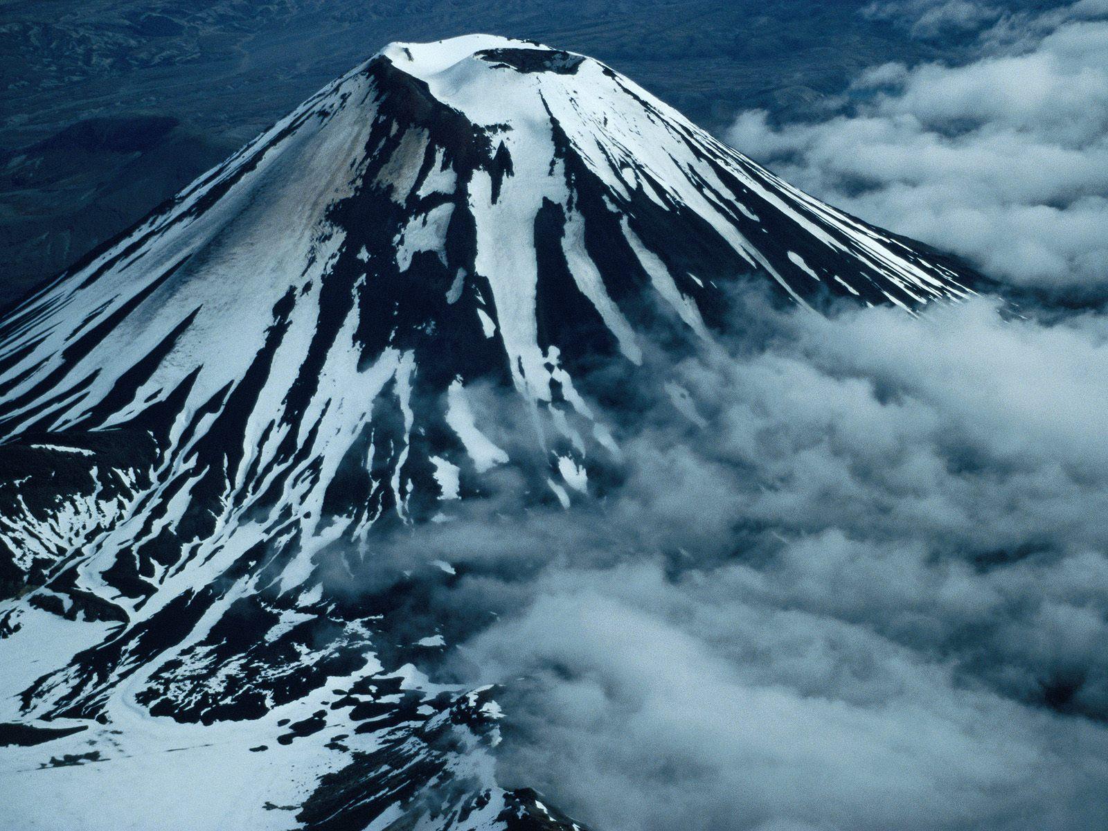 Горы вулканического происхождения