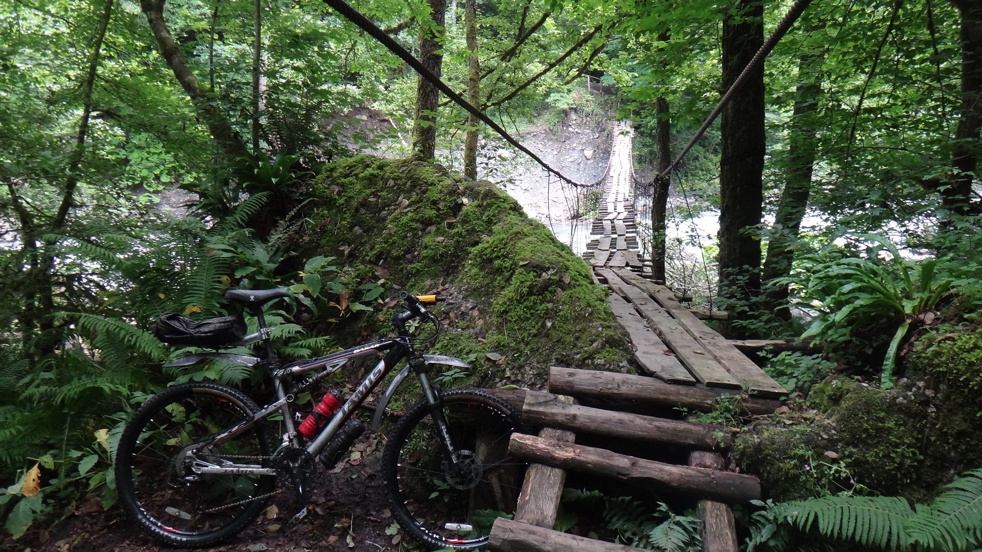 Велосипед для гор и лесов