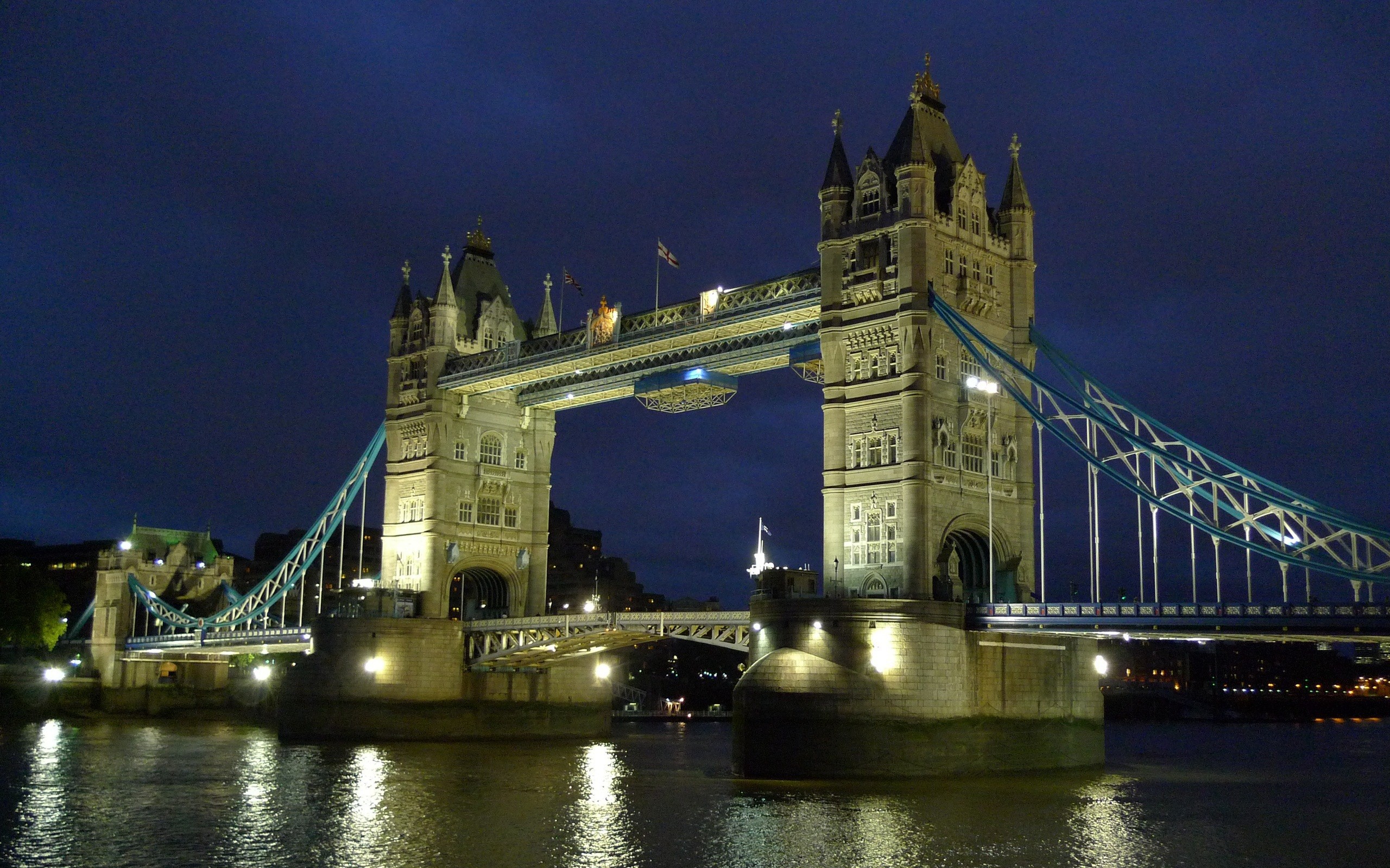 Big ben tower bridge. Тауэрский мост. Тауэрский мост архитектура. Лондон Париж Франция Великобритания Тауэрский мост Лувр 80. Мост через Темзу в Лондоне.