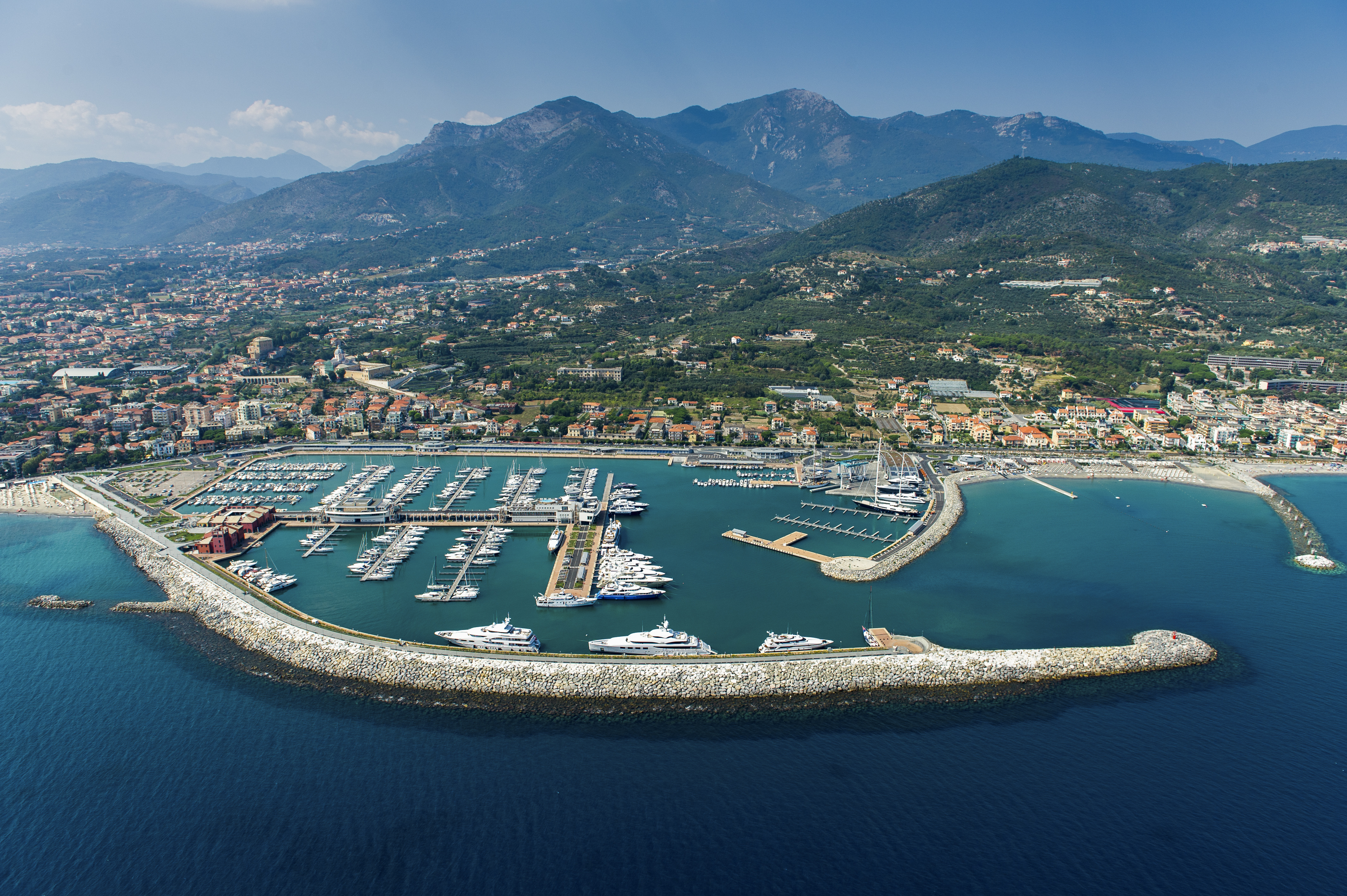 Marina italy. Лоано Лигурия. Лоано Италия. Marina di Stabia Италия. Лоано Италия фото.