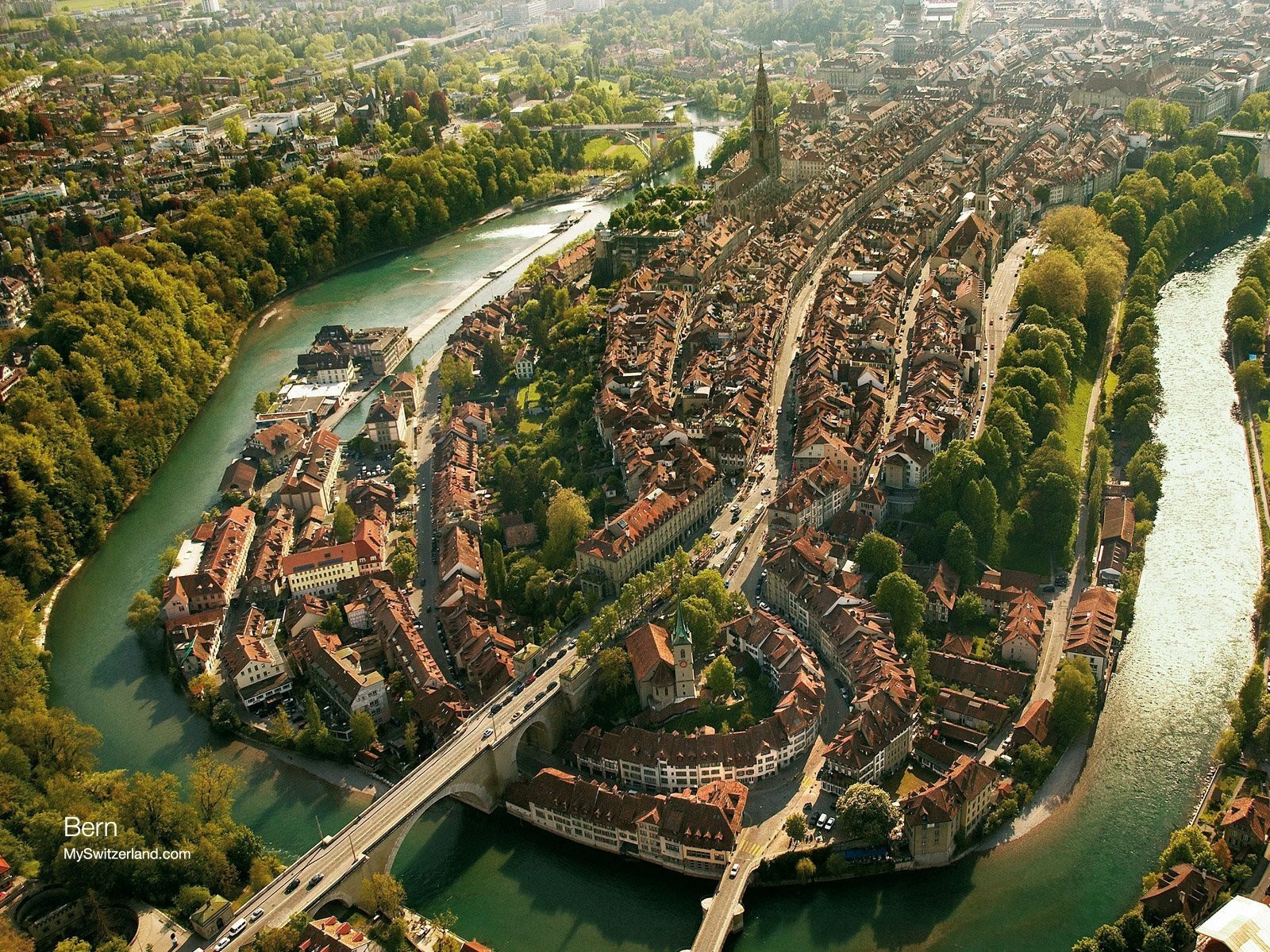 Город берн швейцария. Старый город Берна в Швейцарии. Старый город (Берн). Швейцария центр города Берн.