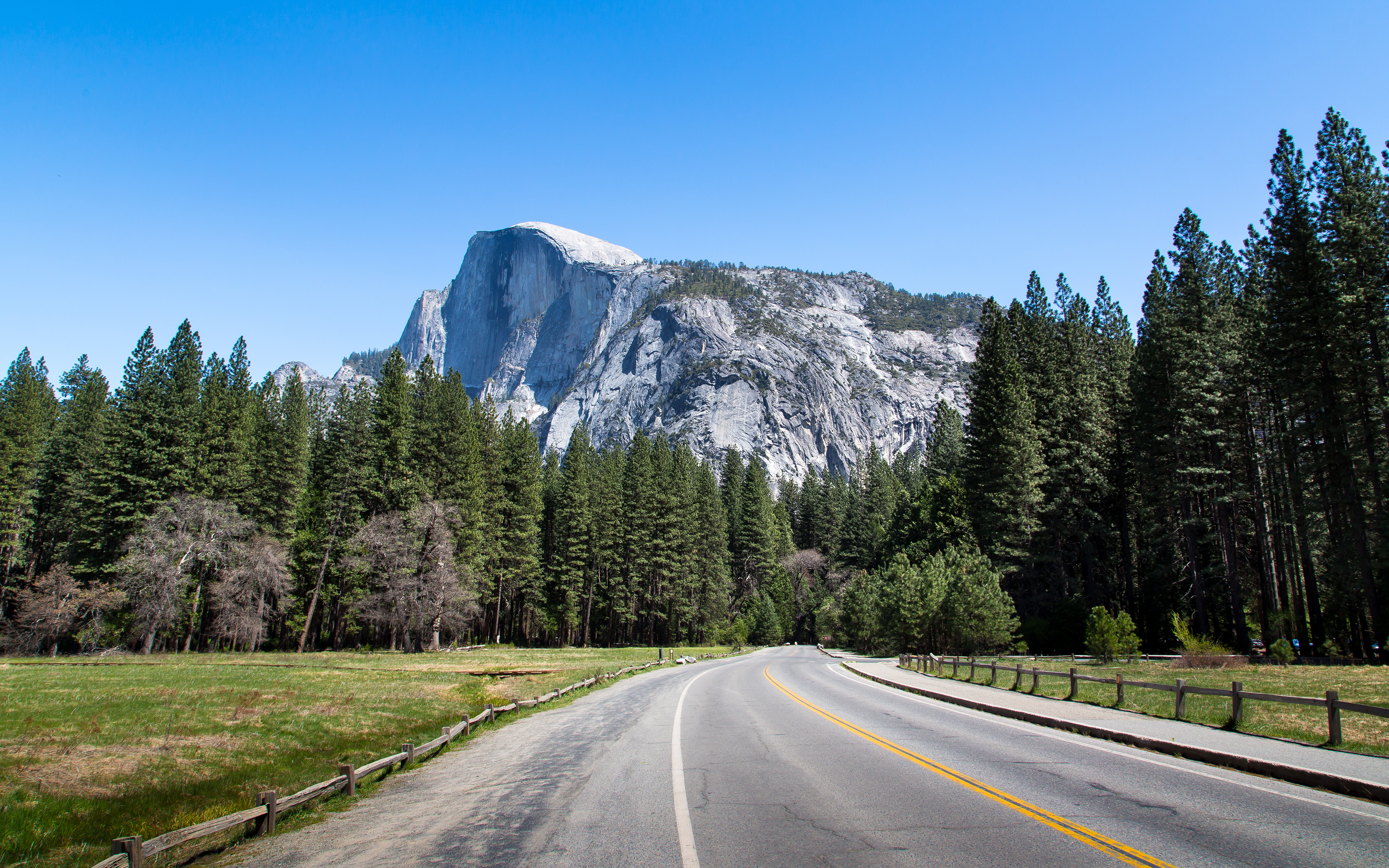 Mountain amazing. Национальный парк Йосемити Калифорния. Долина Йосемити, США. Национальный парк Йосемити (штат Калифорния). Национальный парк Йосемити, США дорога.