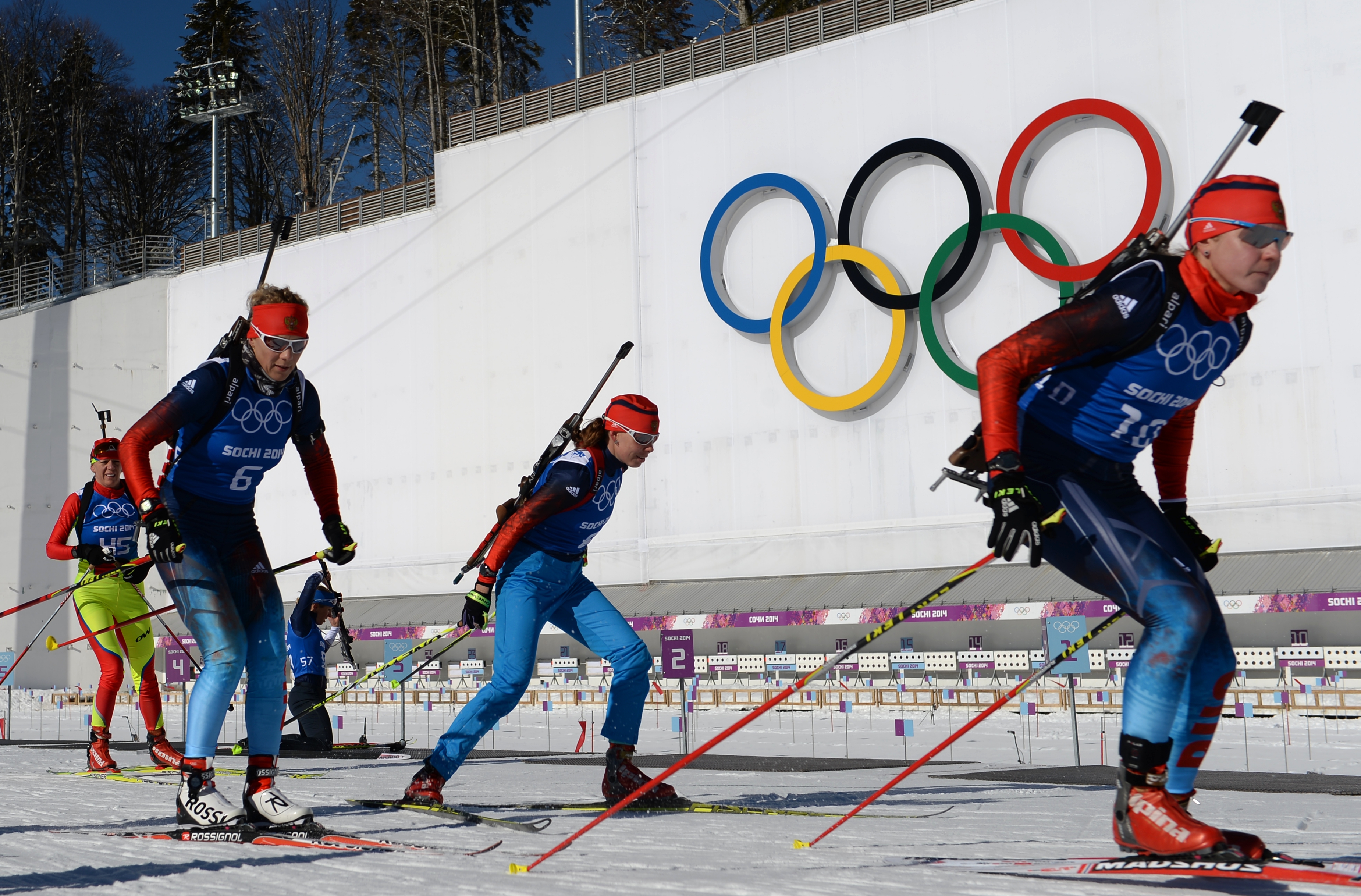 Зимние олимпийские игры это спортивные соревнования впр. Сочи ОИ 2014 биатлон. Олимпийский биатлон Сочи.