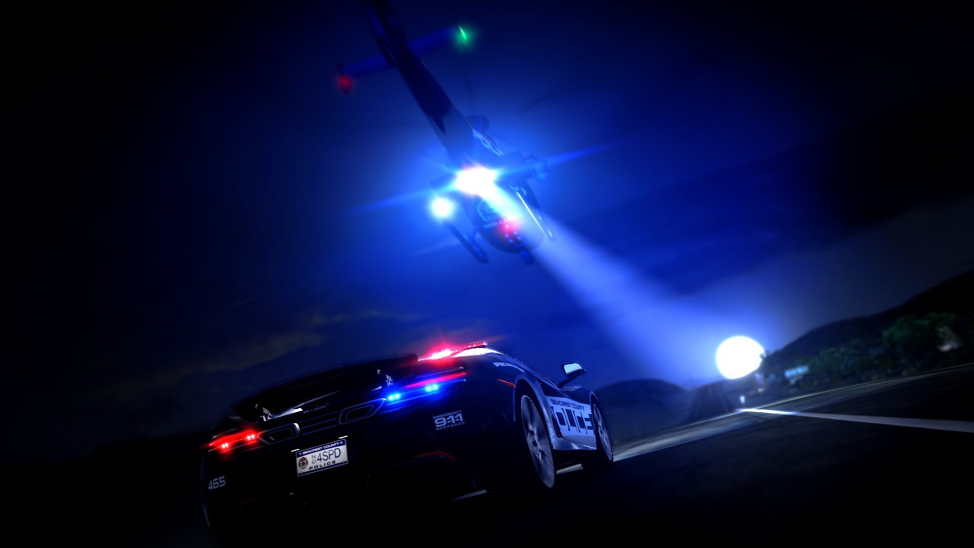 Полицейская машина ночью