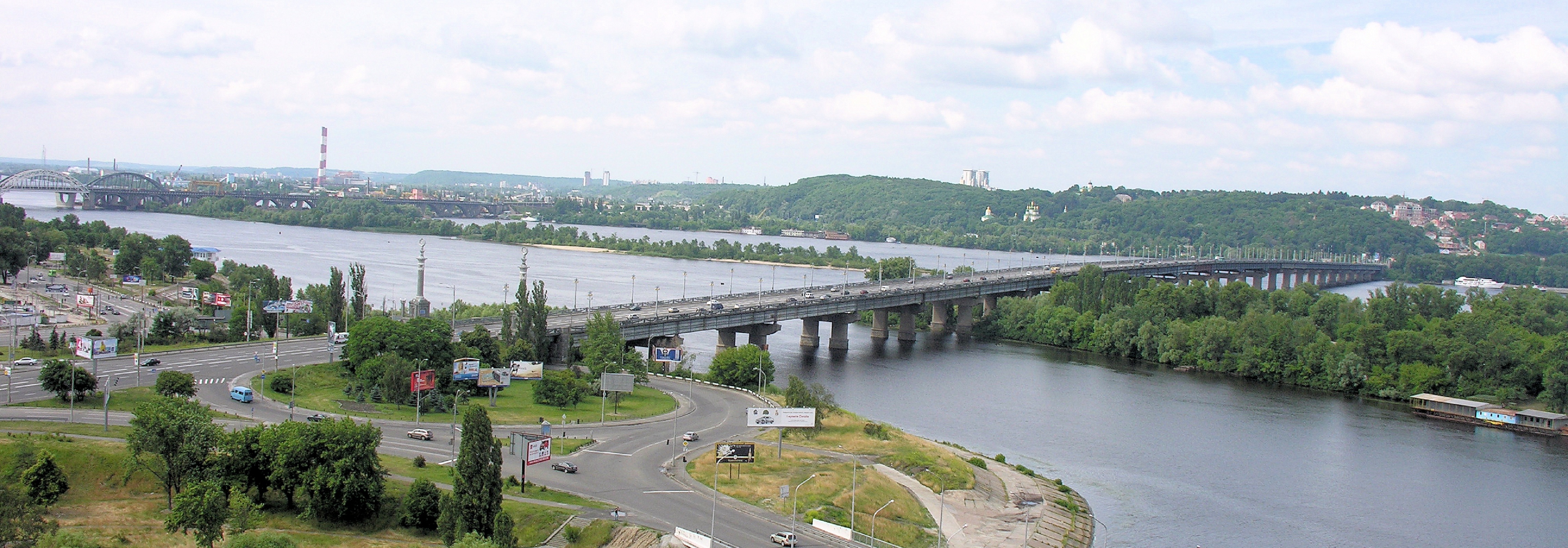 на мосту патона